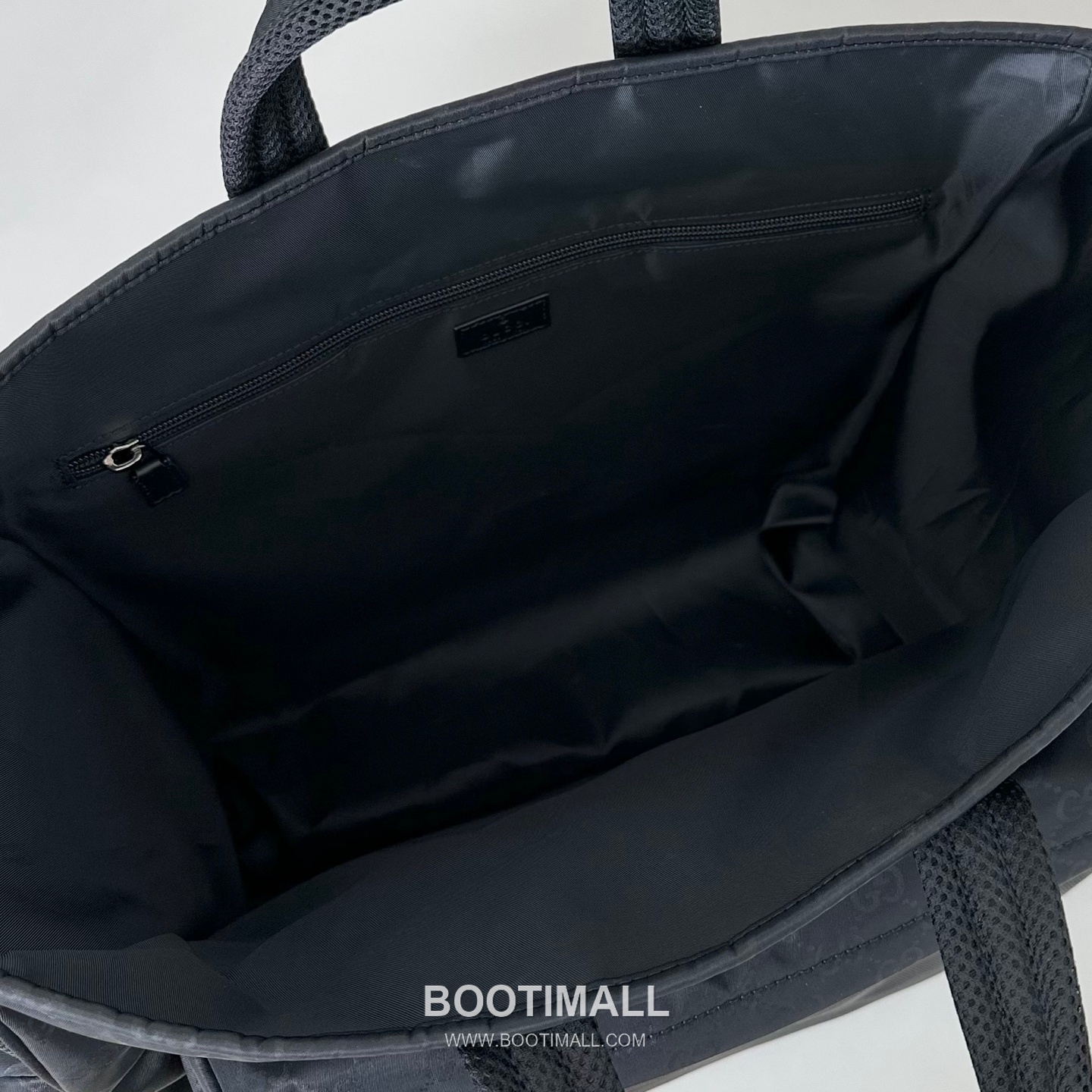 Gucci GG Nylon Black Waterproof Tote Bag 구찌 818962 GG 나일론 블랙 방수 토트백 37cm 12