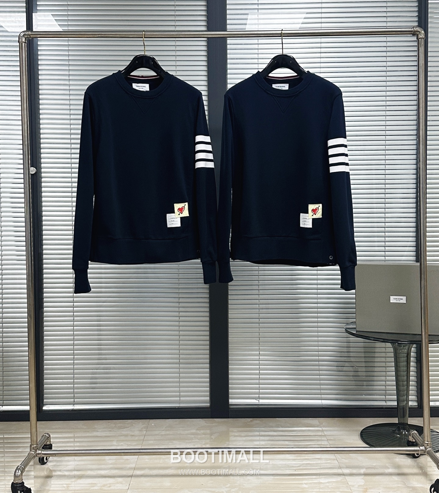 Thom Browne 4-Bar Stripe Heart Patch Cotton Sweatshirt 톰브라운 포바 스트라이프 하트 패치 코튼 스웨트셔츠 1