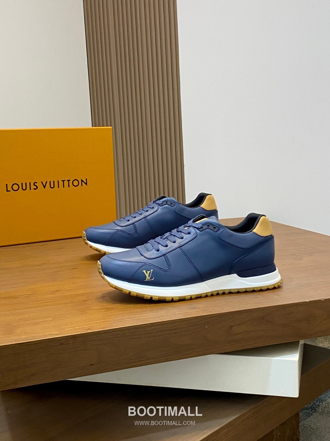 Louis Vuitton Run Away Smooth Leather White Sneakers 루이비통 런 어웨이 스무스 레더 화이트 스니커즈 3