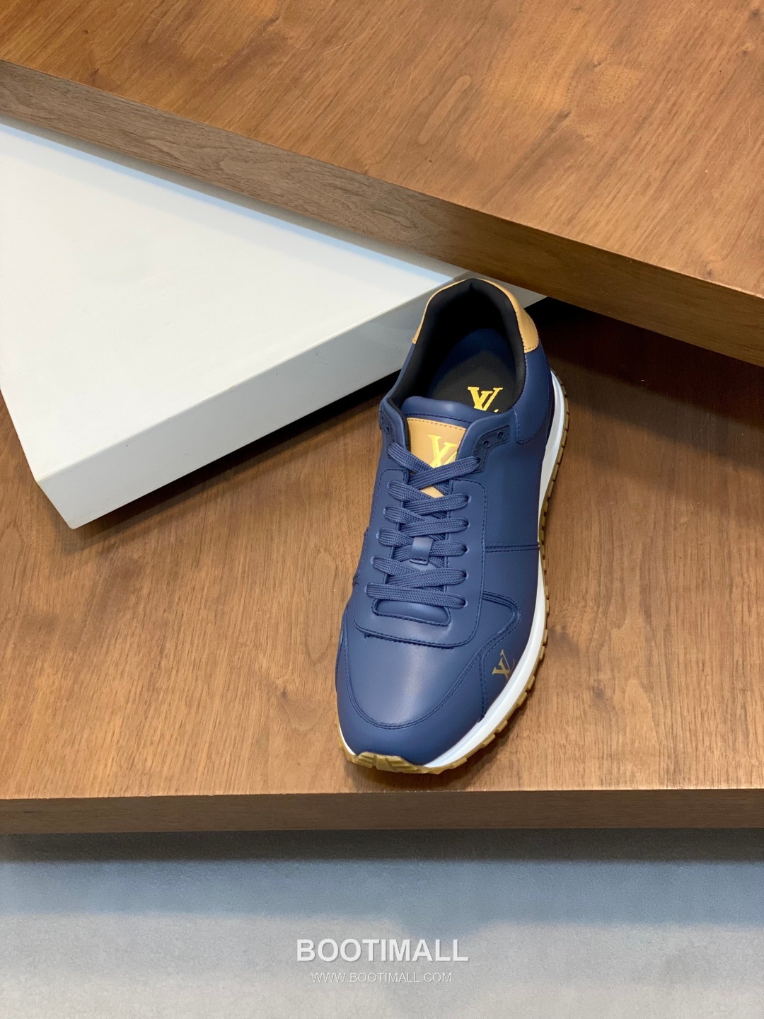 Louis Vuitton Run Away Smooth Leather White Sneakers 루이비통 런 어웨이 스무스 레더 화이트 스니커즈 6