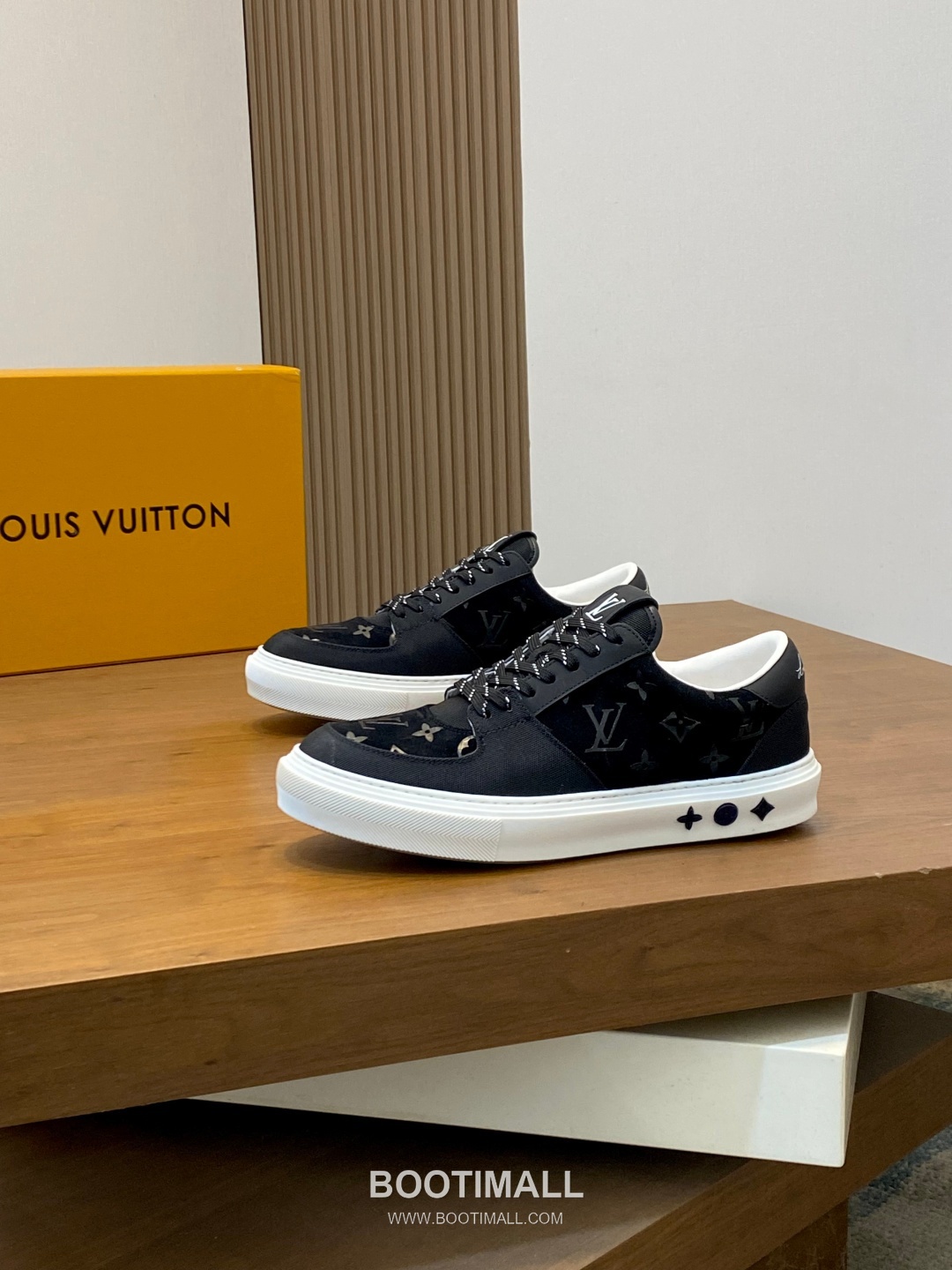 Louis Vuitton Litchi Grain Nappa Leather Logo Casual Sneakers 루이비통 리치 그레인 나파 레더 로고 캐주얼 스니커즈 3