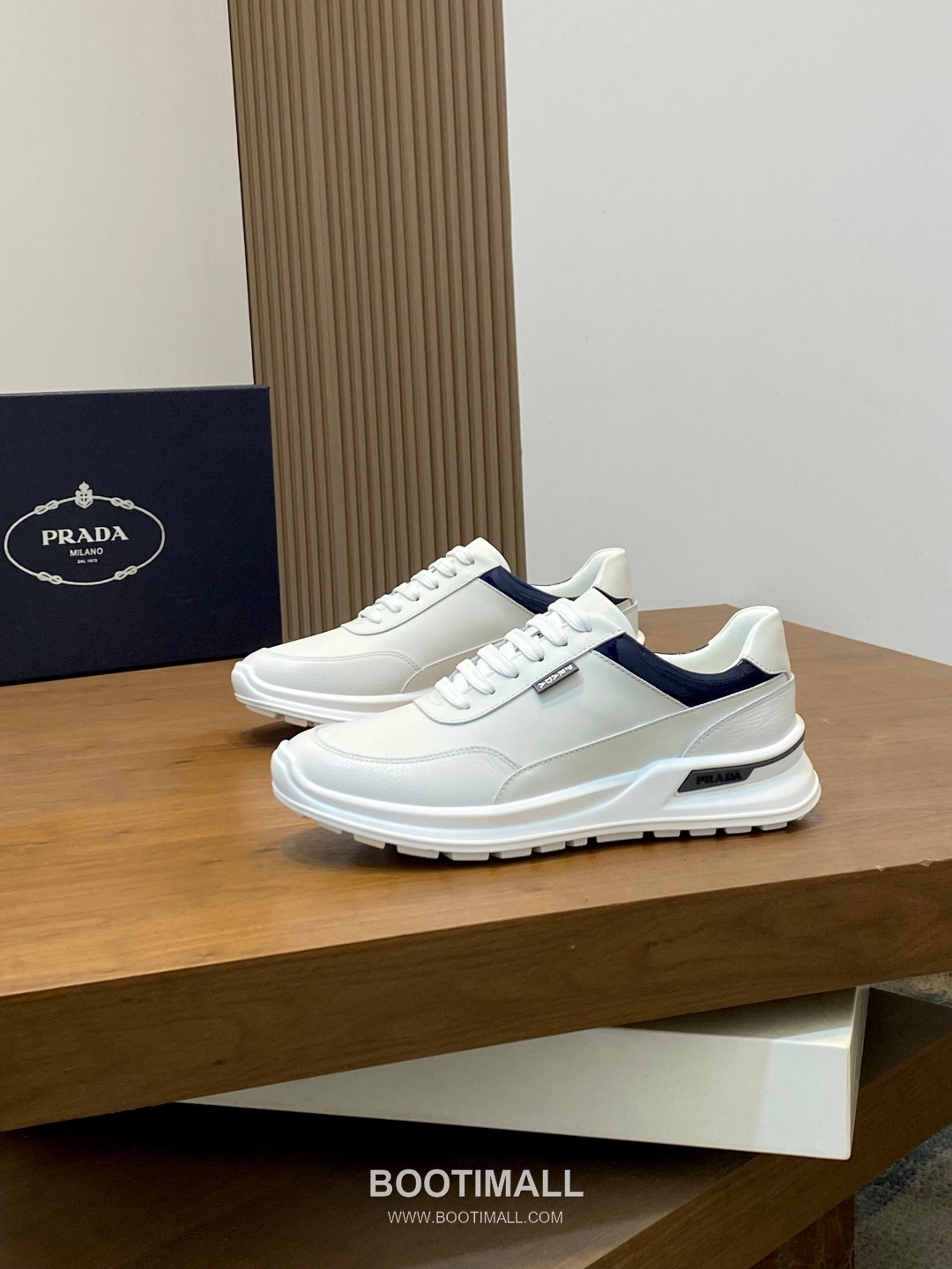 Prada Downtown Leather Sneakers Perforated Logo Rubber Sole 프라다 다운타운 레더 스니커즈 펀칭 로고 러버 솔 3