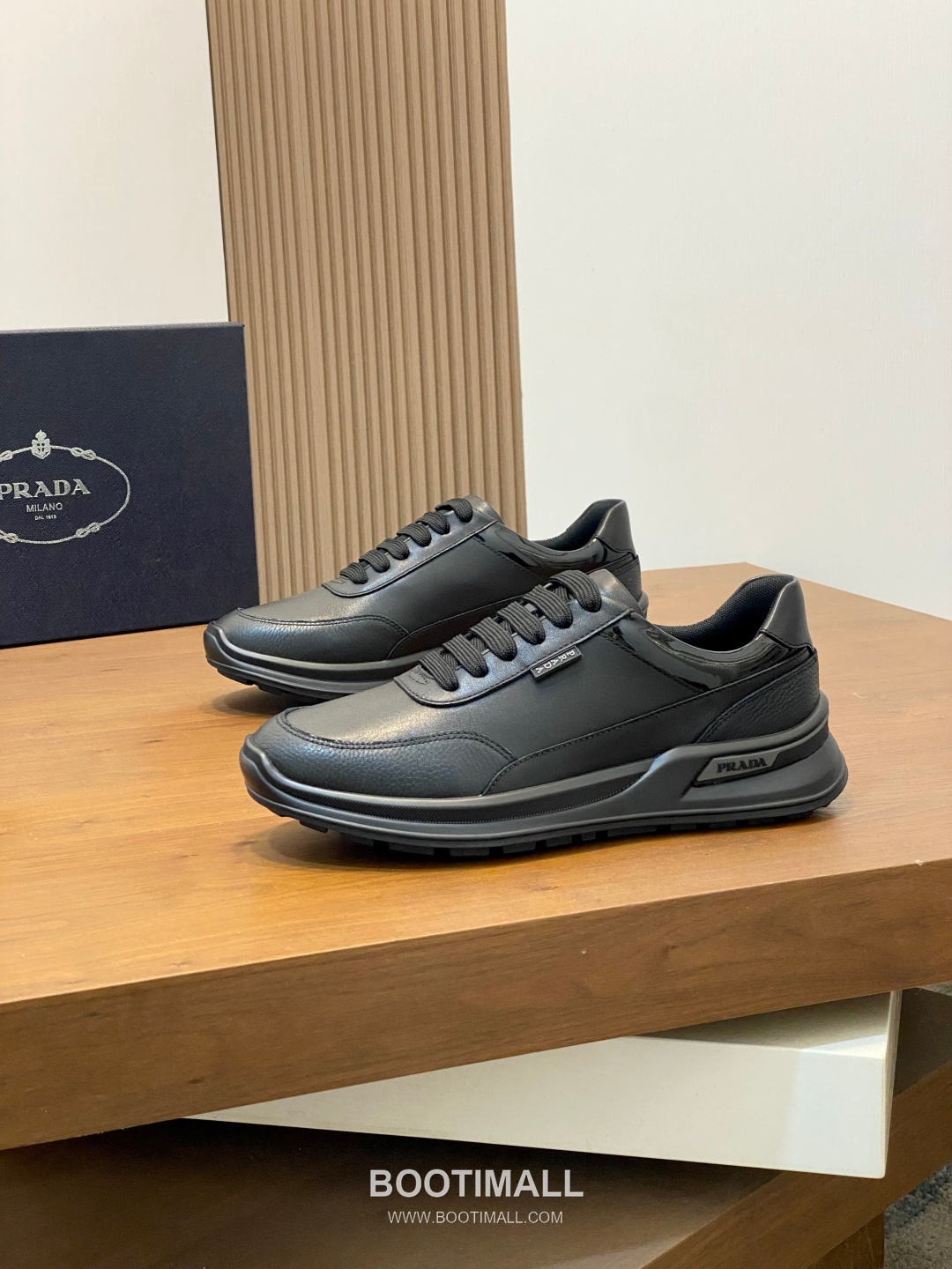 Prada Downtown Leather Sneakers Perforated Logo Rubber Sole 프라다 다운타운 레더 스니커즈 펀칭 로고 러버 솔 3