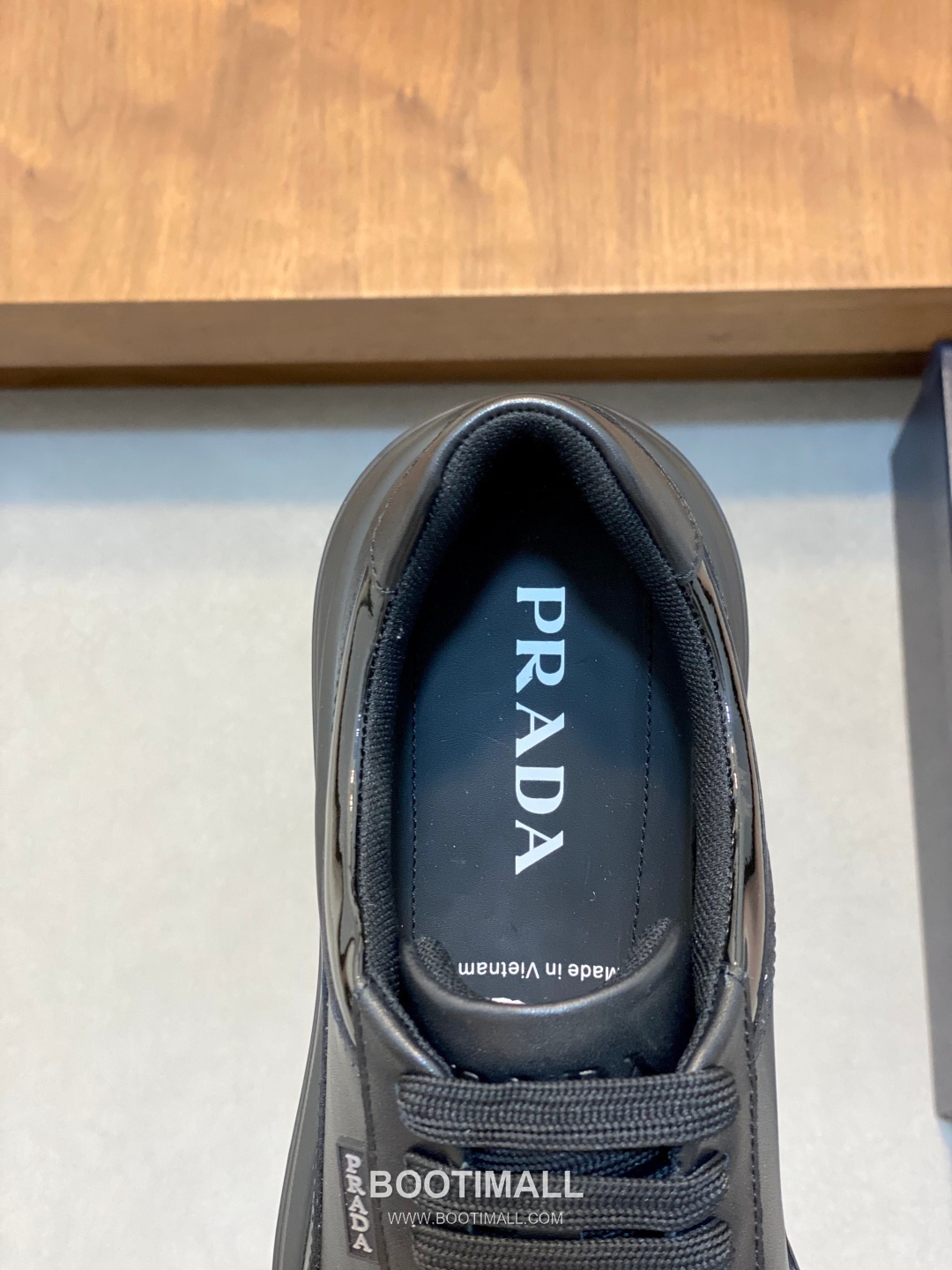 Prada Downtown Leather Sneakers Perforated Logo Rubber Sole 프라다 다운타운 레더 스니커즈 펀칭 로고 러버 솔 7