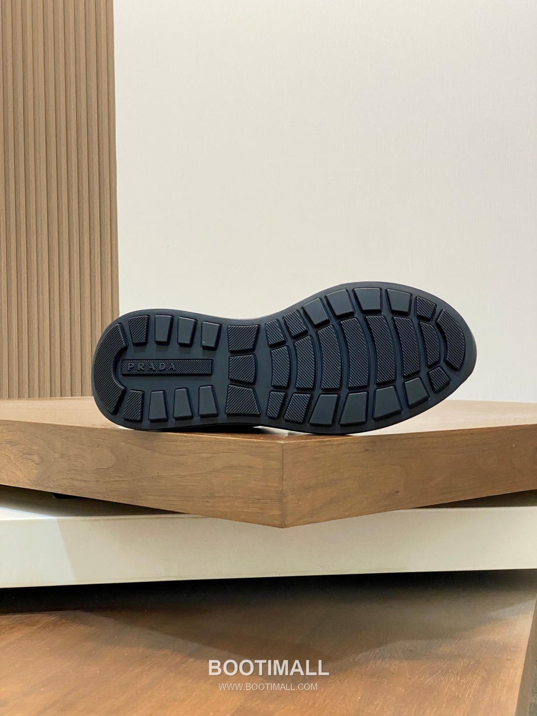 Prada Downtown Leather Sneakers Perforated Logo Rubber Sole 프라다 다운타운 레더 스니커즈 펀칭 로고 러버 솔 9