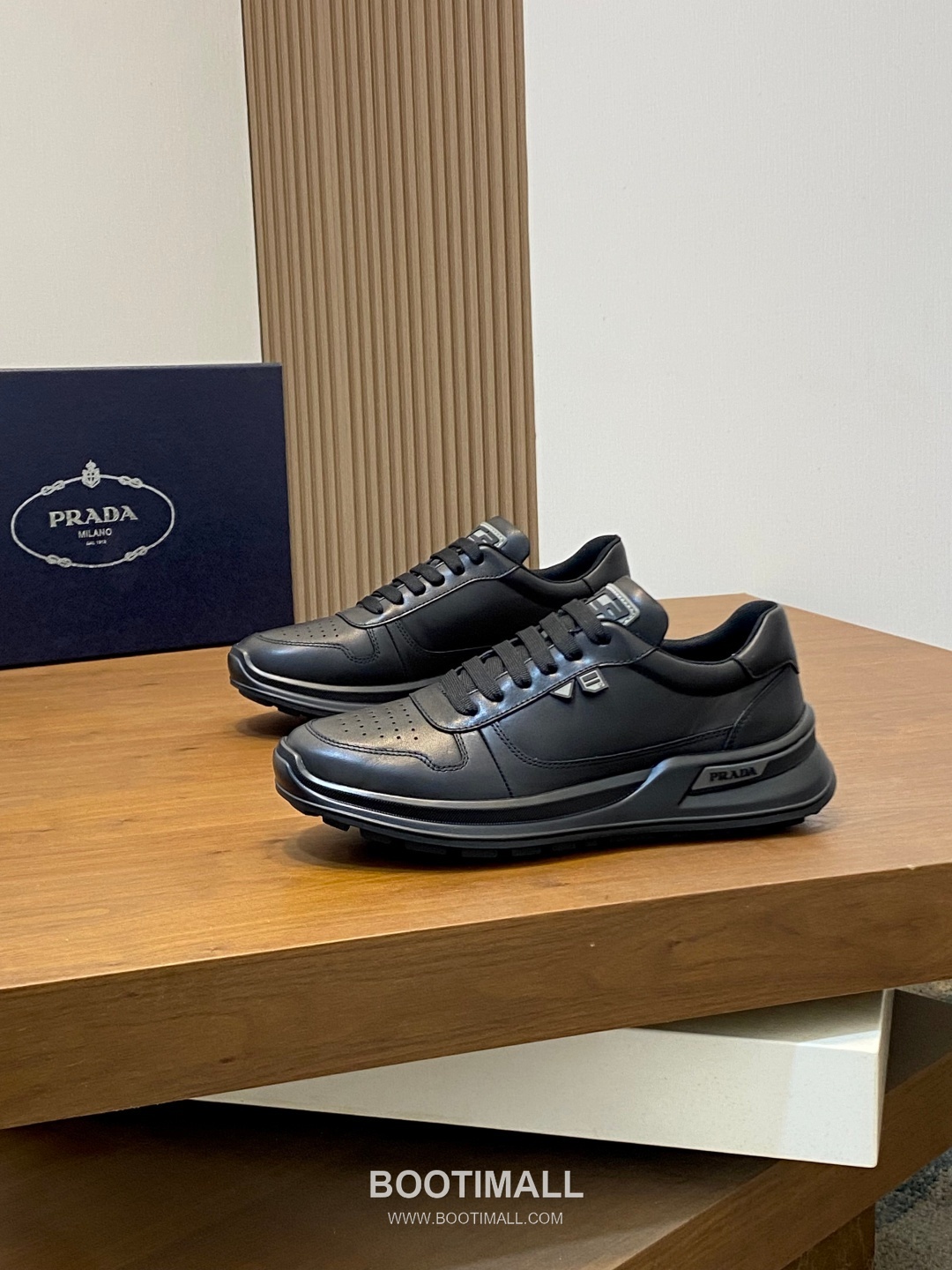 Prada Downtown Leather Sneakers Perforated Logo Rubber Sole 프라다 다운타운 레더 스니커즈 펀칭 로고 러버 솔 3