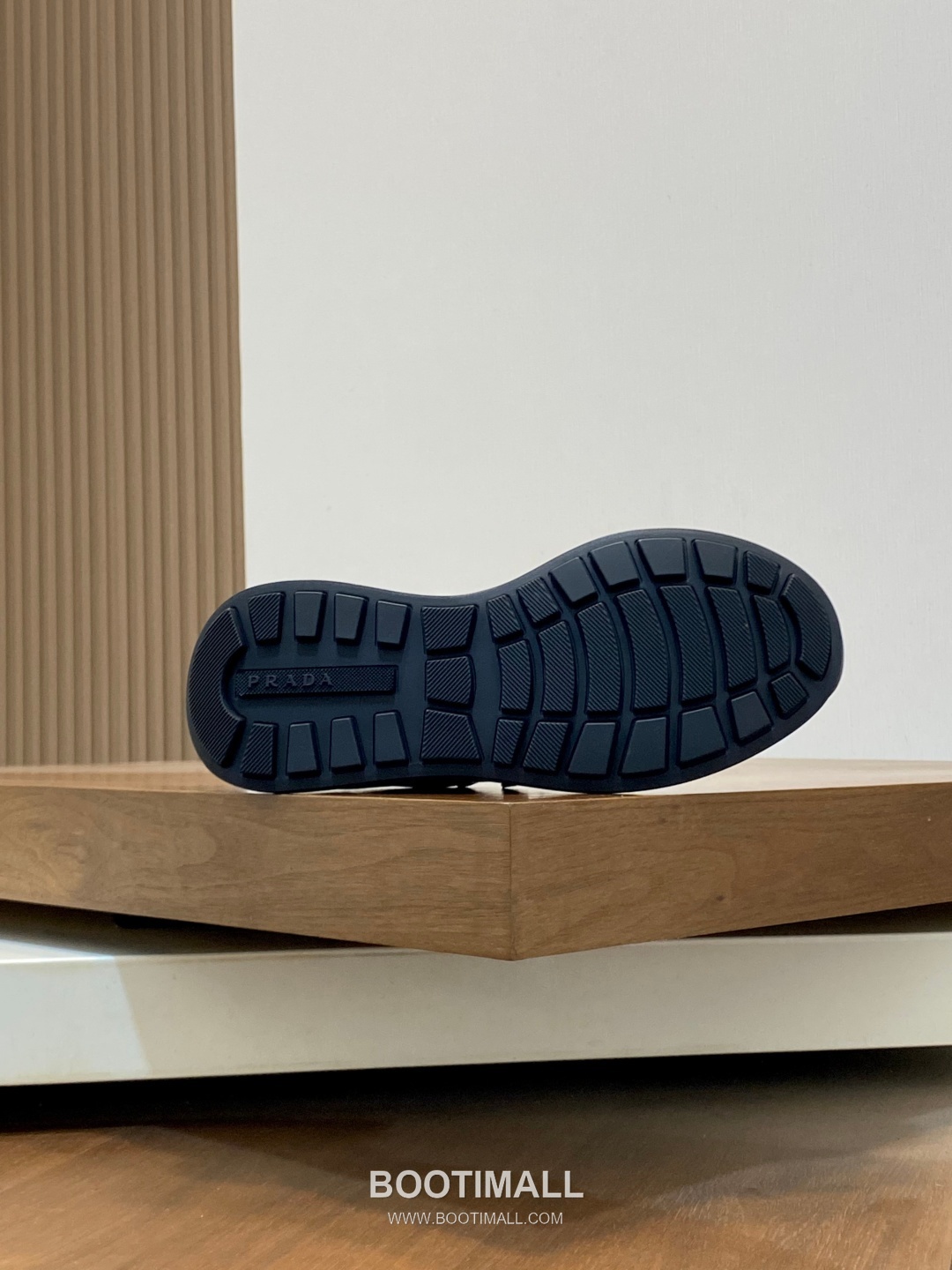 Prada Downtown Leather Sneakers Perforated Logo Rubber Sole 프라다 다운타운 레더 스니커즈 펀칭 로고 러버 솔 9