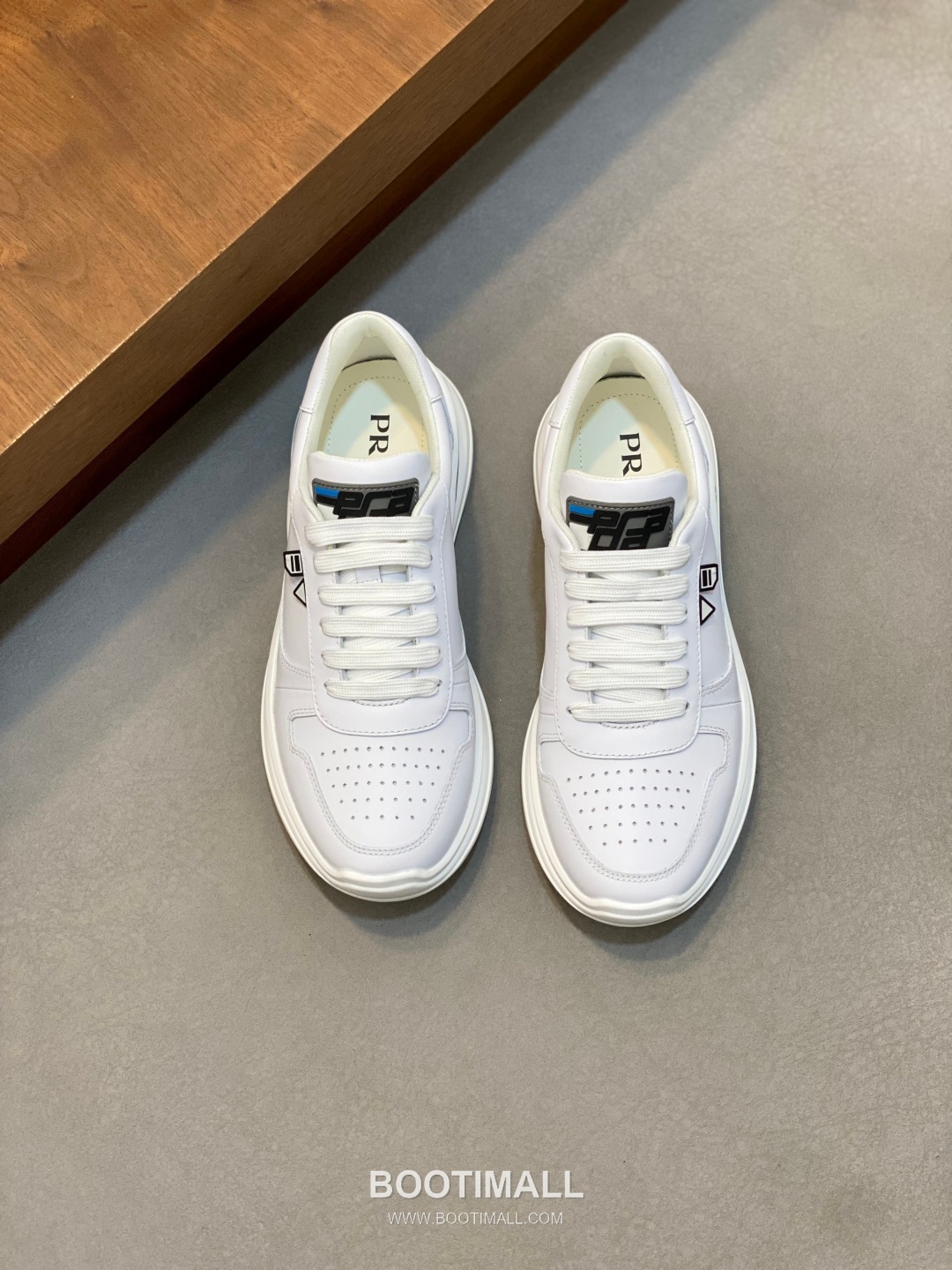 Prada Downtown Leather Sneakers Perforated Logo Rubber Sole 프라다 다운타운 레더 스니커즈 펀칭 로고 러버 솔 1