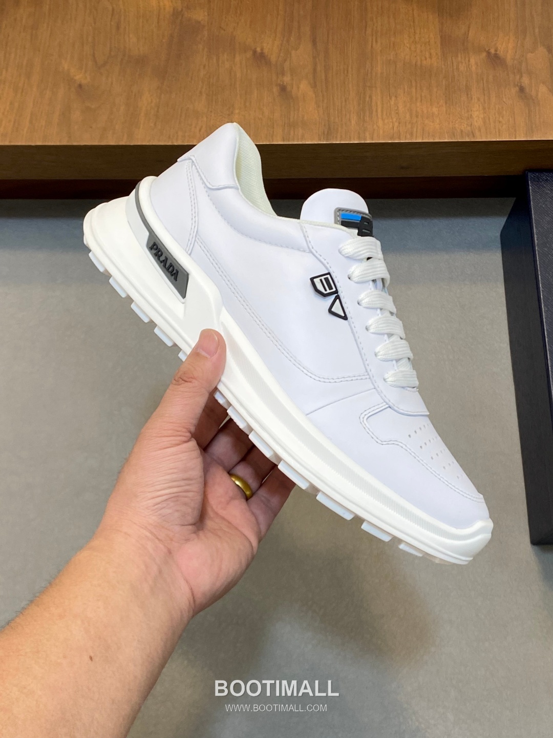 Prada Downtown Leather Sneakers Perforated Logo Rubber Sole 프라다 다운타운 레더 스니커즈 펀칭 로고 러버 솔 4