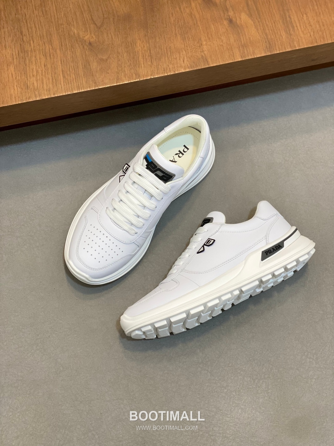 Prada Downtown Leather Sneakers Perforated Logo Rubber Sole 프라다 다운타운 레더 스니커즈 펀칭 로고 러버 솔 5