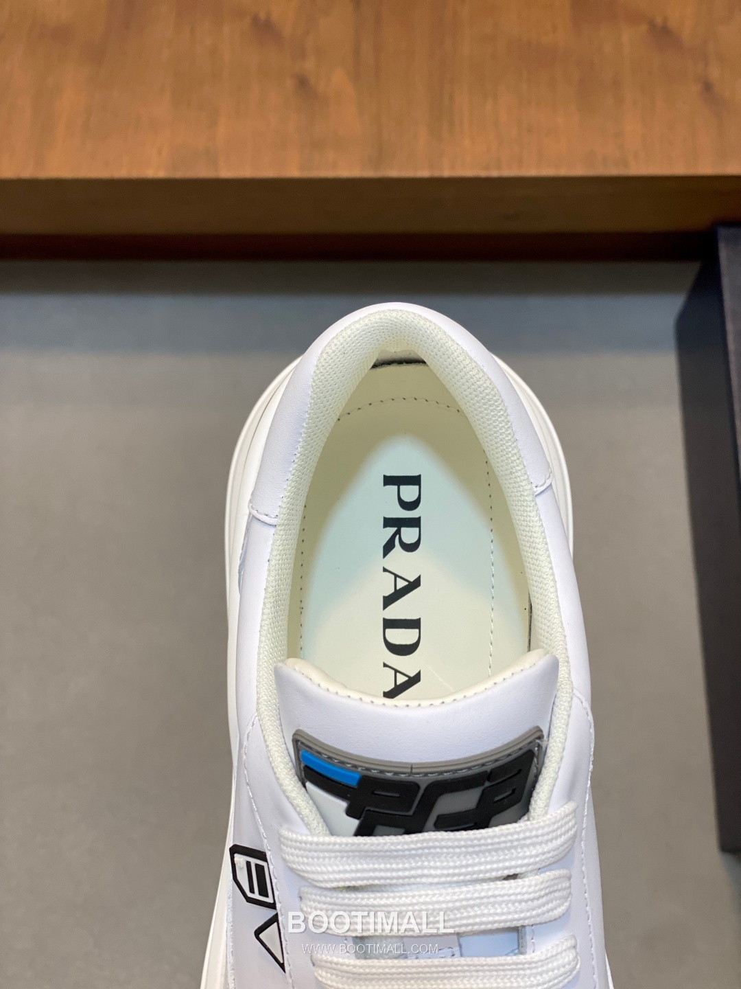 Prada Downtown Leather Sneakers Perforated Logo Rubber Sole 프라다 다운타운 레더 스니커즈 펀칭 로고 러버 솔 7