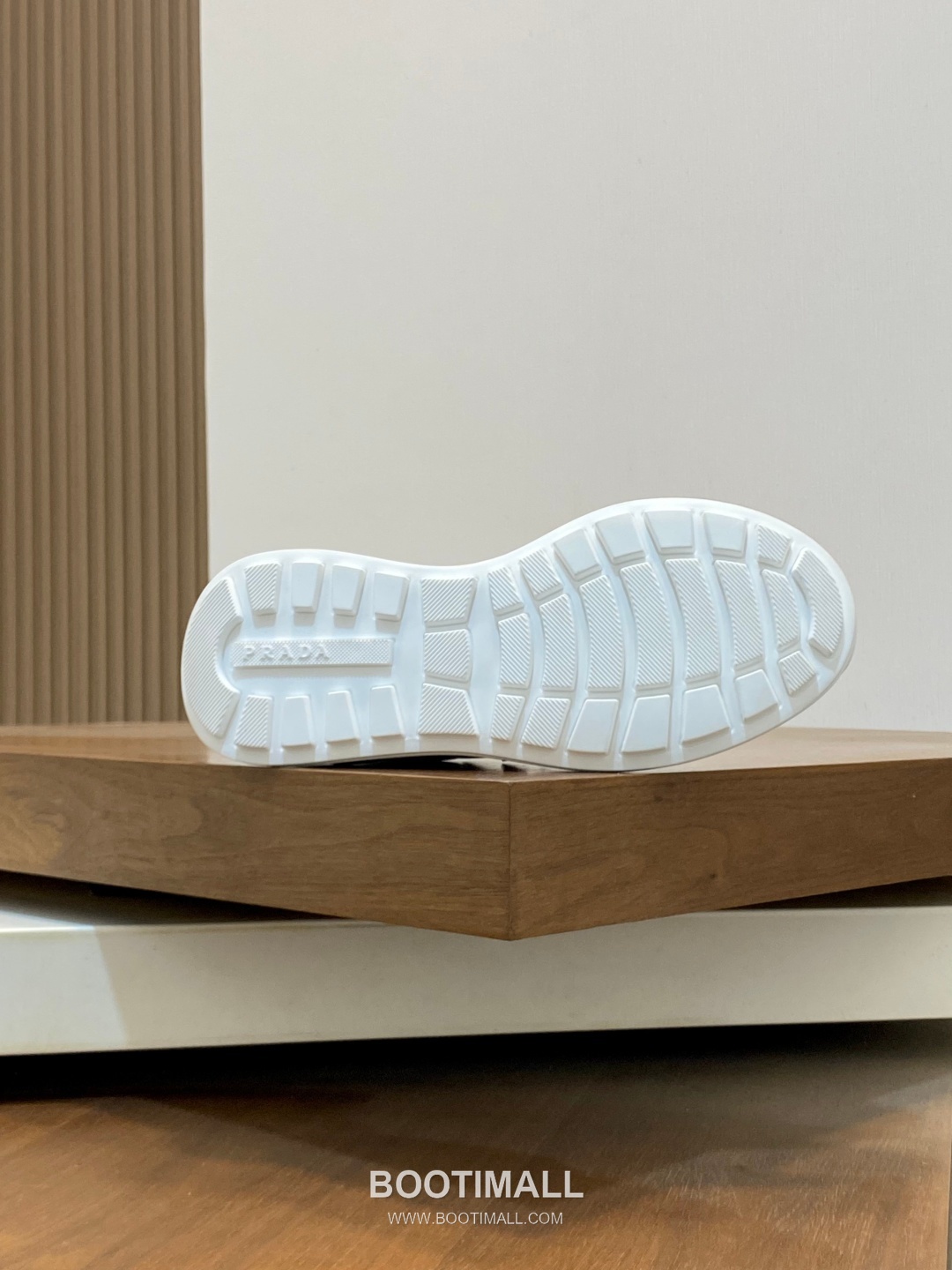 Prada Downtown Leather Sneakers Perforated Logo Rubber Sole 프라다 다운타운 레더 스니커즈 펀칭 로고 러버 솔 9
