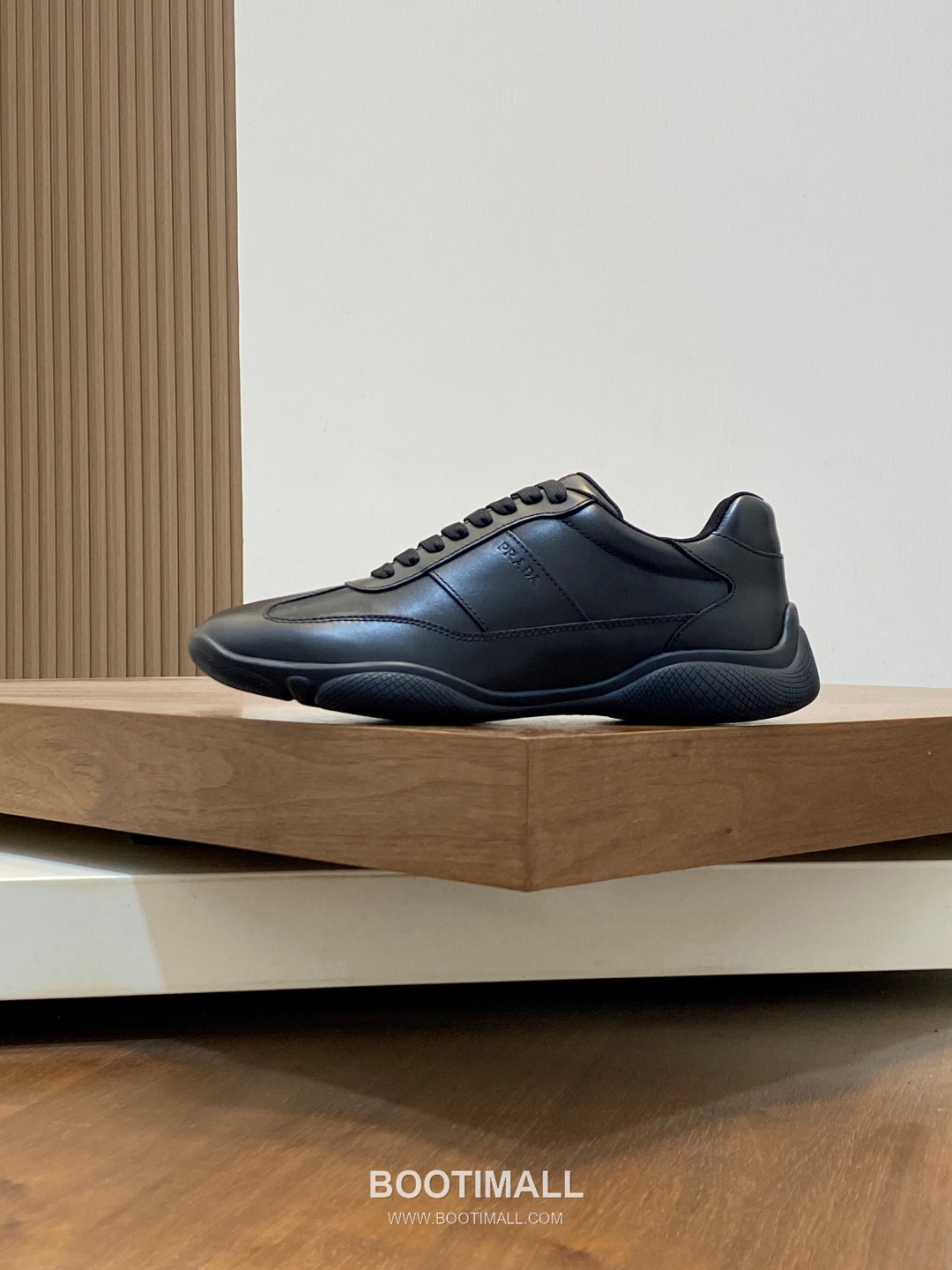 Prada Milano Geometric Stitching Lambskin White Sneakers 프라다 밀라노 지오메트릭 스티칭 램스킨 화이트 스니커즈 2