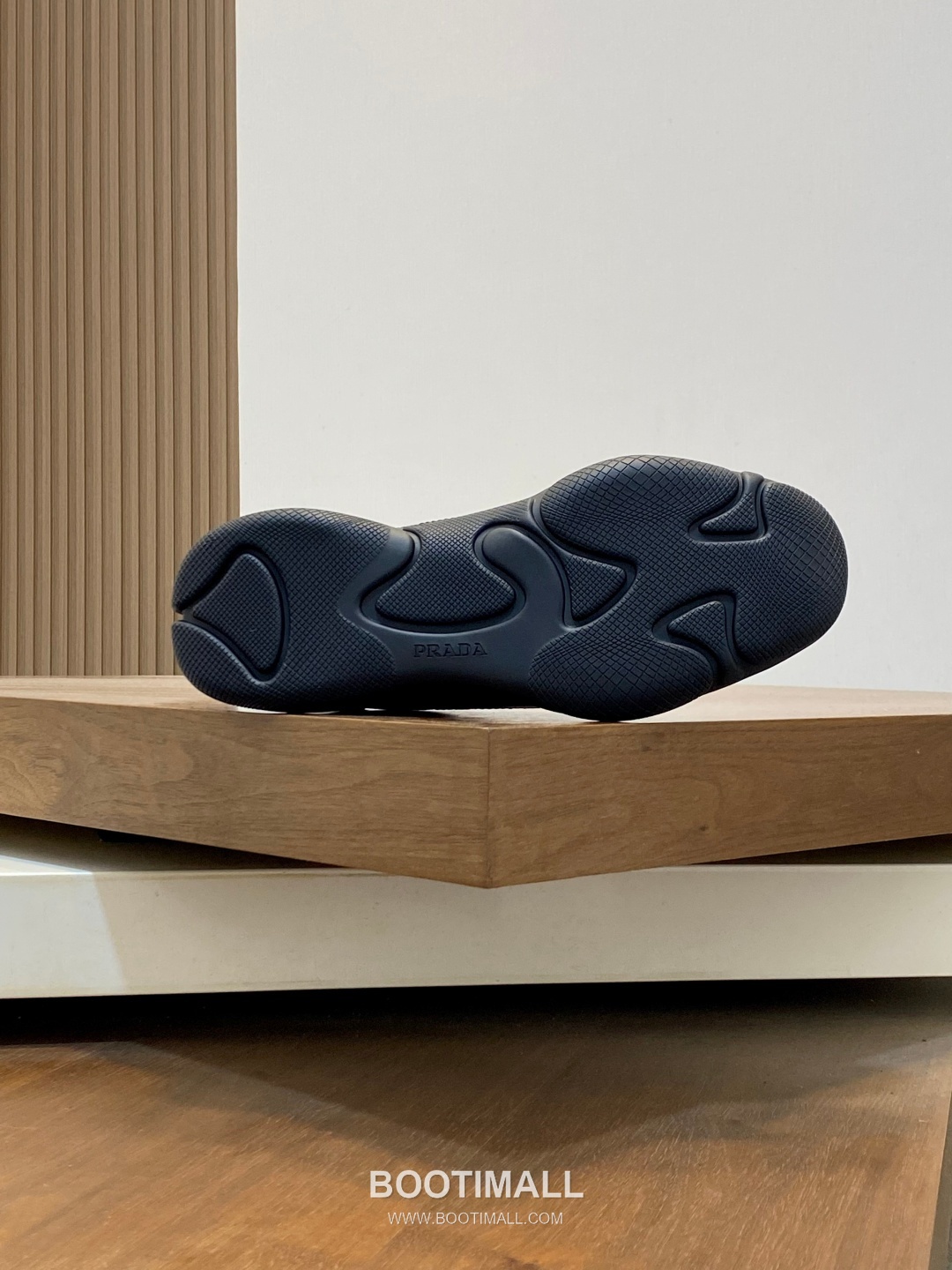 Prada Milano Geometric Stitching Lambskin White Sneakers 프라다 밀라노 지오메트릭 스티칭 램스킨 화이트 스니커즈 9