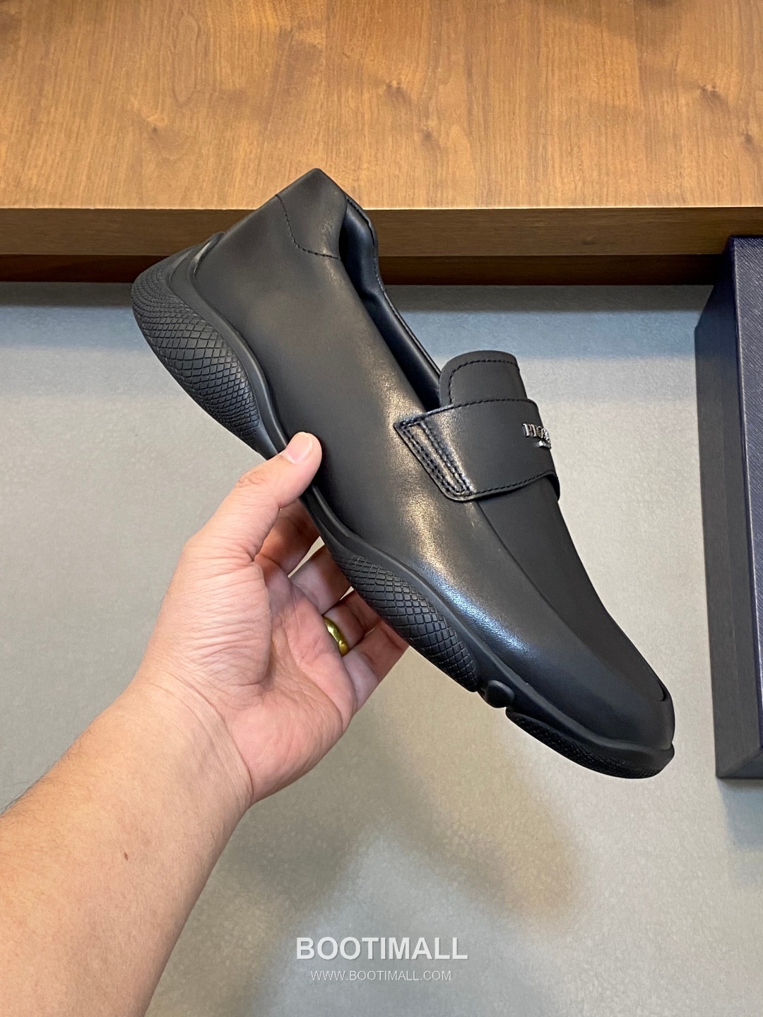 Prada Metallic Logo Calfskin Leather Slip-On Loafer Sneakers 프라다 메탈릭 로고 송아지 가죽 슬립온 로퍼 스니커즈 4