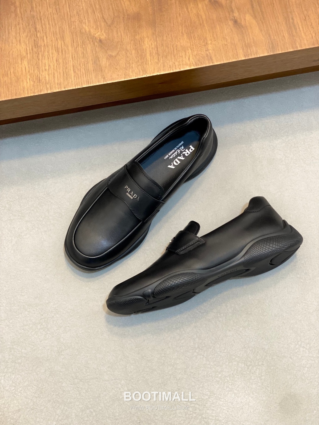 Prada Metallic Logo Calfskin Leather Slip-On Loafer Sneakers 프라다 메탈릭 로고 송아지 가죽 슬립온 로퍼 스니커즈 5