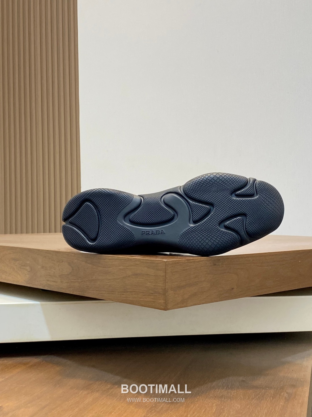 Prada Metallic Logo Calfskin Leather Slip-On Loafer Sneakers 프라다 메탈릭 로고 송아지 가죽 슬립온 로퍼 스니커즈 9