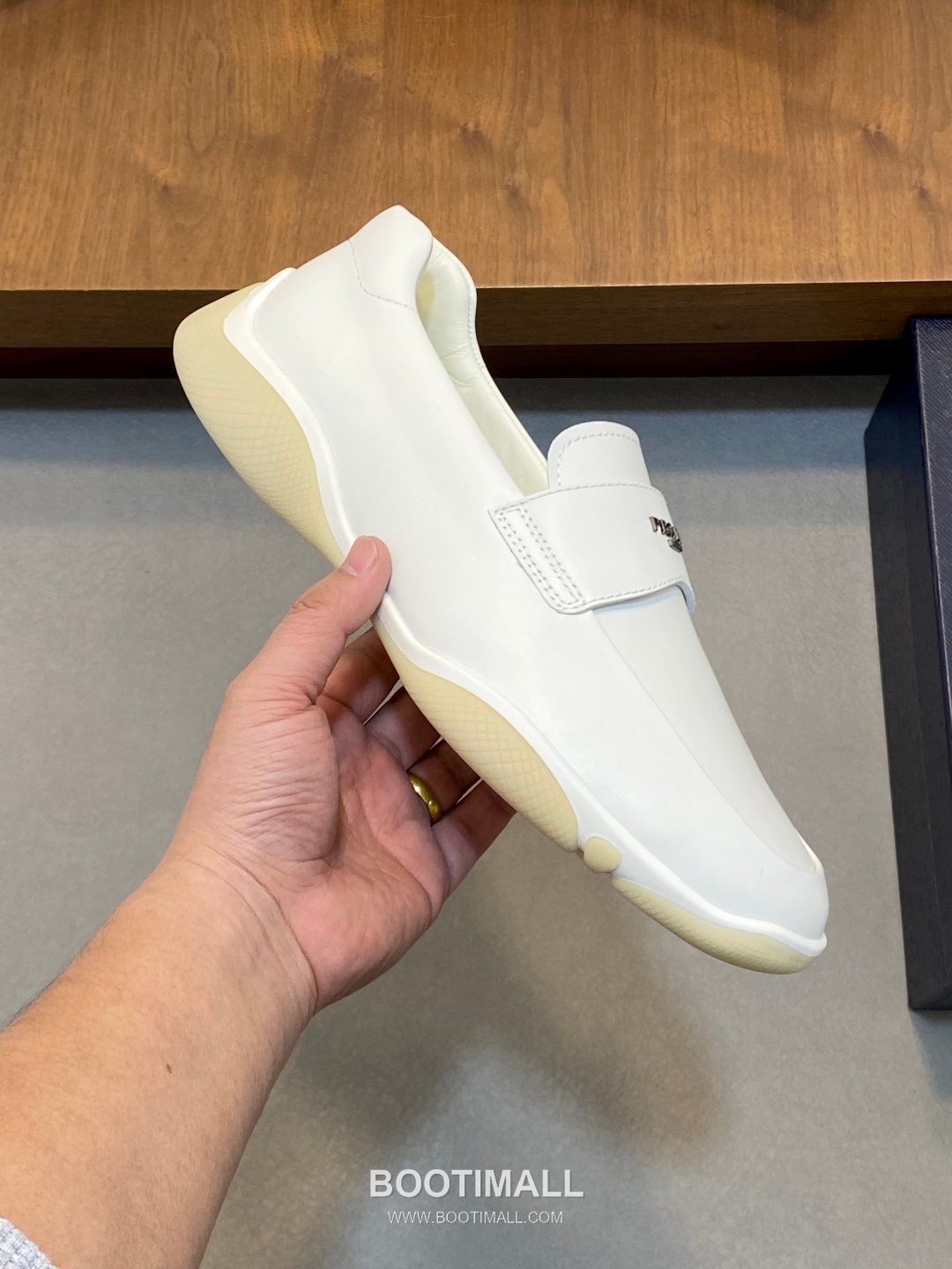 Prada Metallic Logo Calfskin Leather Slip-On Loafer Sneakers 프라다 메탈릭 로고 송아지 가죽 슬립온 로퍼 스니커즈 4