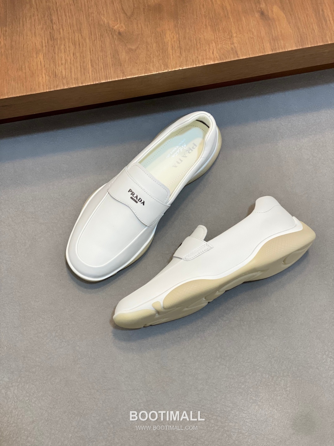 Prada Metallic Logo Calfskin Leather Slip-On Loafer Sneakers 프라다 메탈릭 로고 송아지 가죽 슬립온 로퍼 스니커즈 5