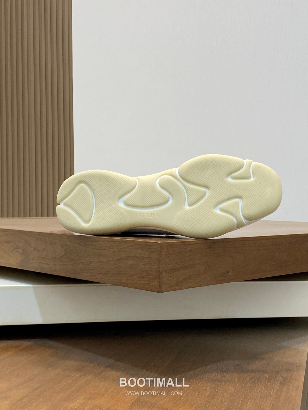 Prada Metallic Logo Calfskin Leather Slip-On Loafer Sneakers 프라다 메탈릭 로고 송아지 가죽 슬립온 로퍼 스니커즈 9