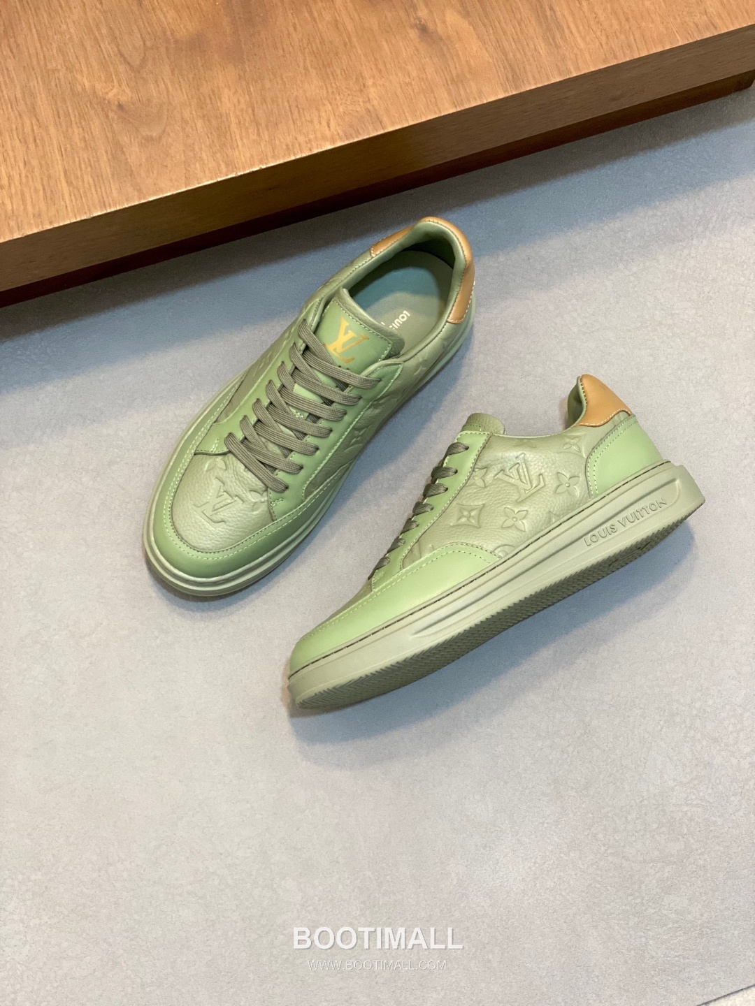 Louis Vuitton Monogram Logo Leather TPU Sole Sneakers 루이비통 모노그램 로고 레더 TPU 솔 스니커즈 5