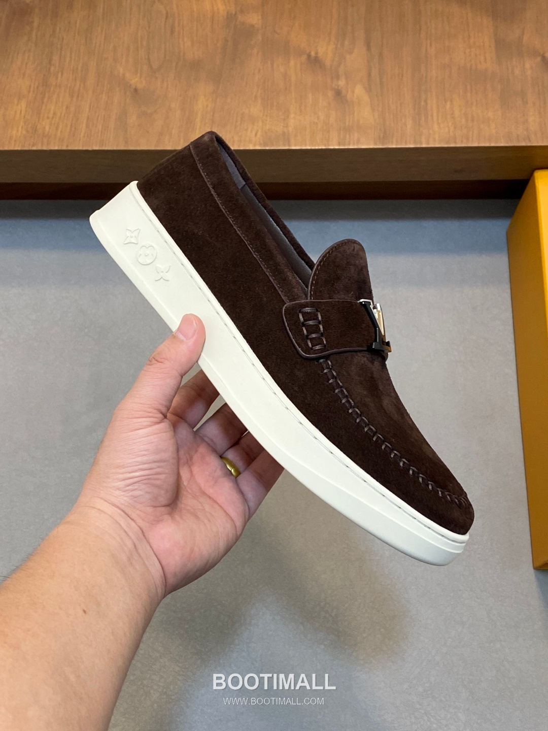 Louis Vuitton Monogram Logo Leather Mesh White Sneakers 루이비통 모노그램 로고 레더 메쉬 화이트 스니커즈 4