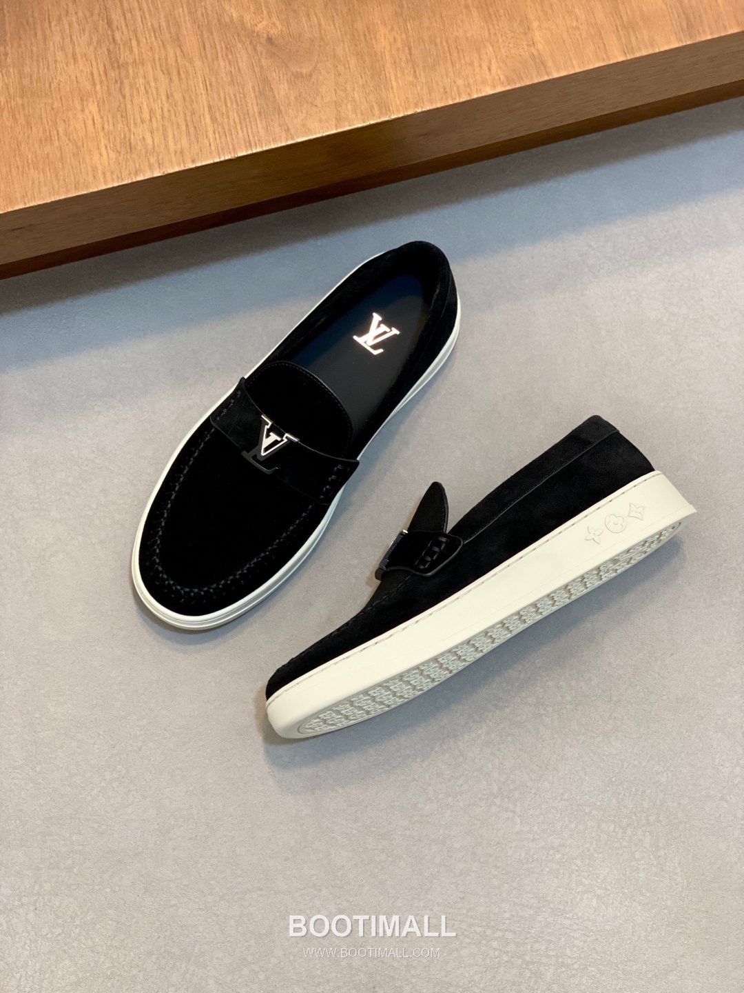 Louis Vuitton Monogram Logo Leather Mesh White Sneakers 루이비통 모노그램 로고 레더 메쉬 화이트 스니커즈 5