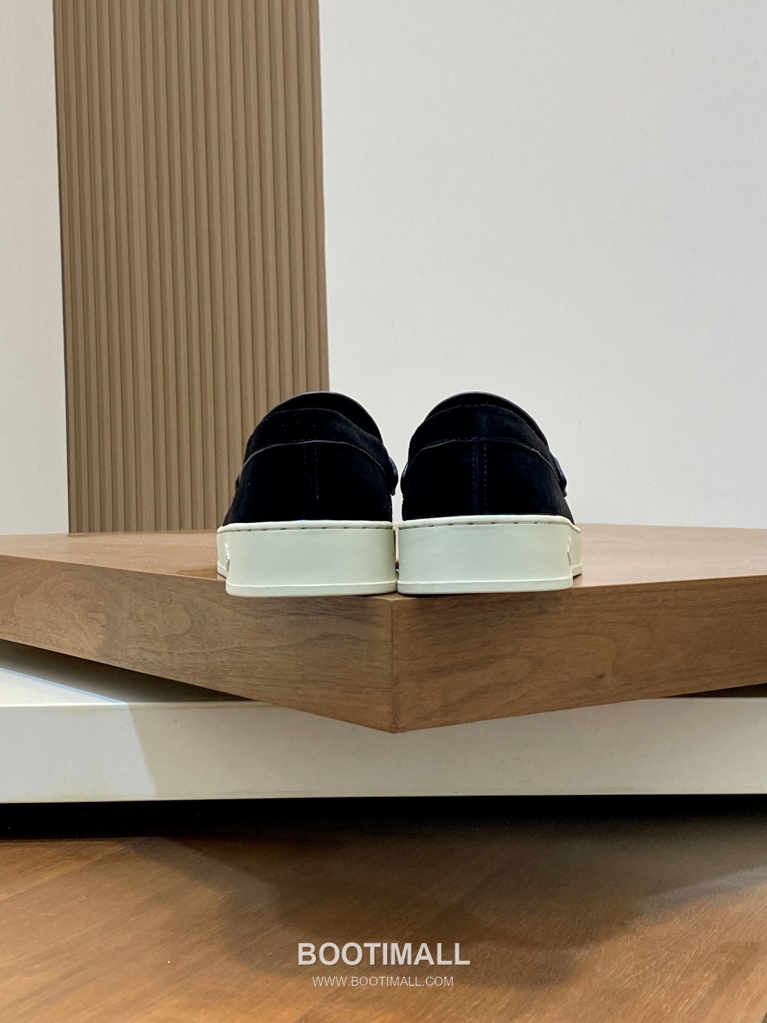 Louis Vuitton Monogram Logo Leather Mesh White Sneakers 루이비통 모노그램 로고 레더 메쉬 화이트 스니커즈 8