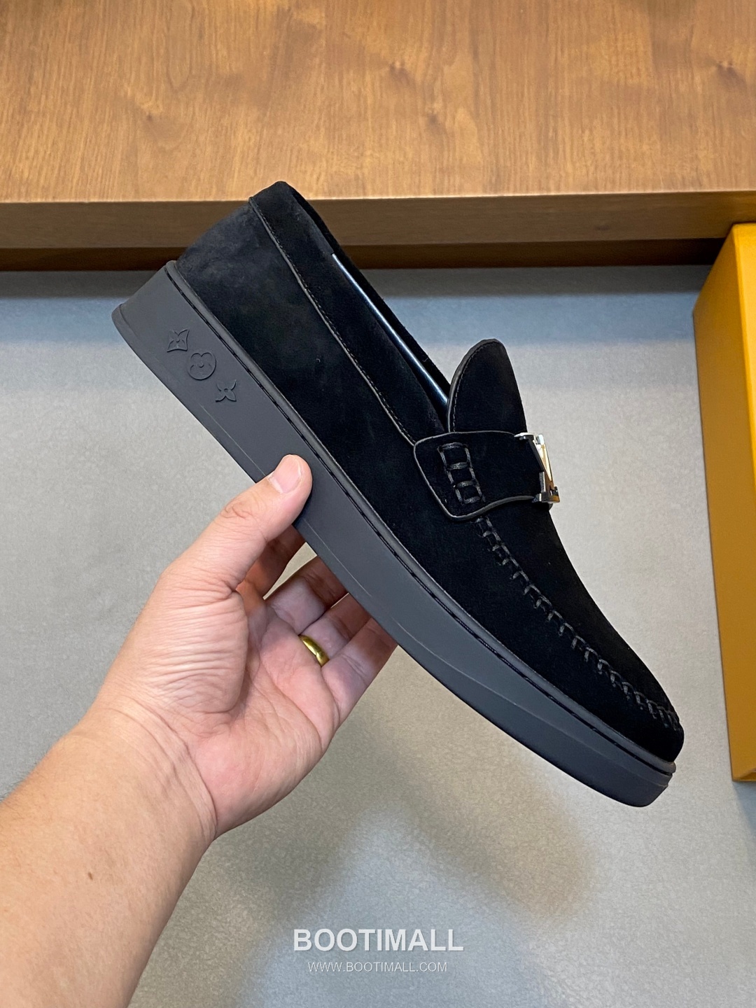 Louis Vuitton Monogram Logo Leather Mesh White Sneakers 루이비통 모노그램 로고 레더 메쉬 화이트 스니커즈 4