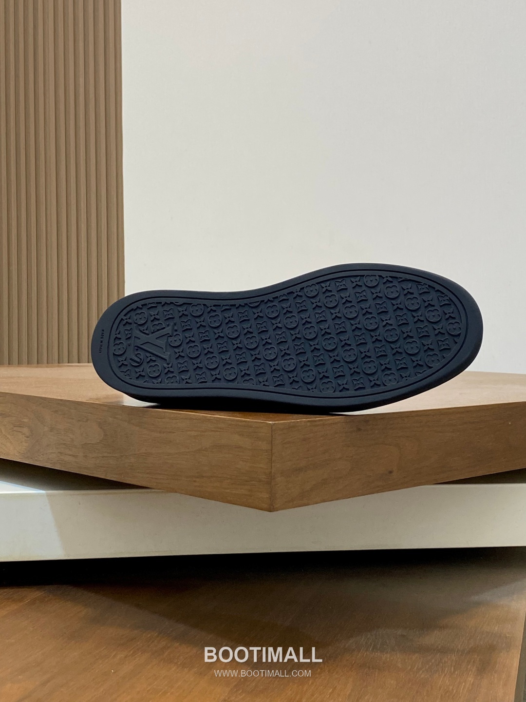 Louis Vuitton Monogram Logo Leather Mesh White Sneakers 루이비통 모노그램 로고 레더 메쉬 화이트 스니커즈 9