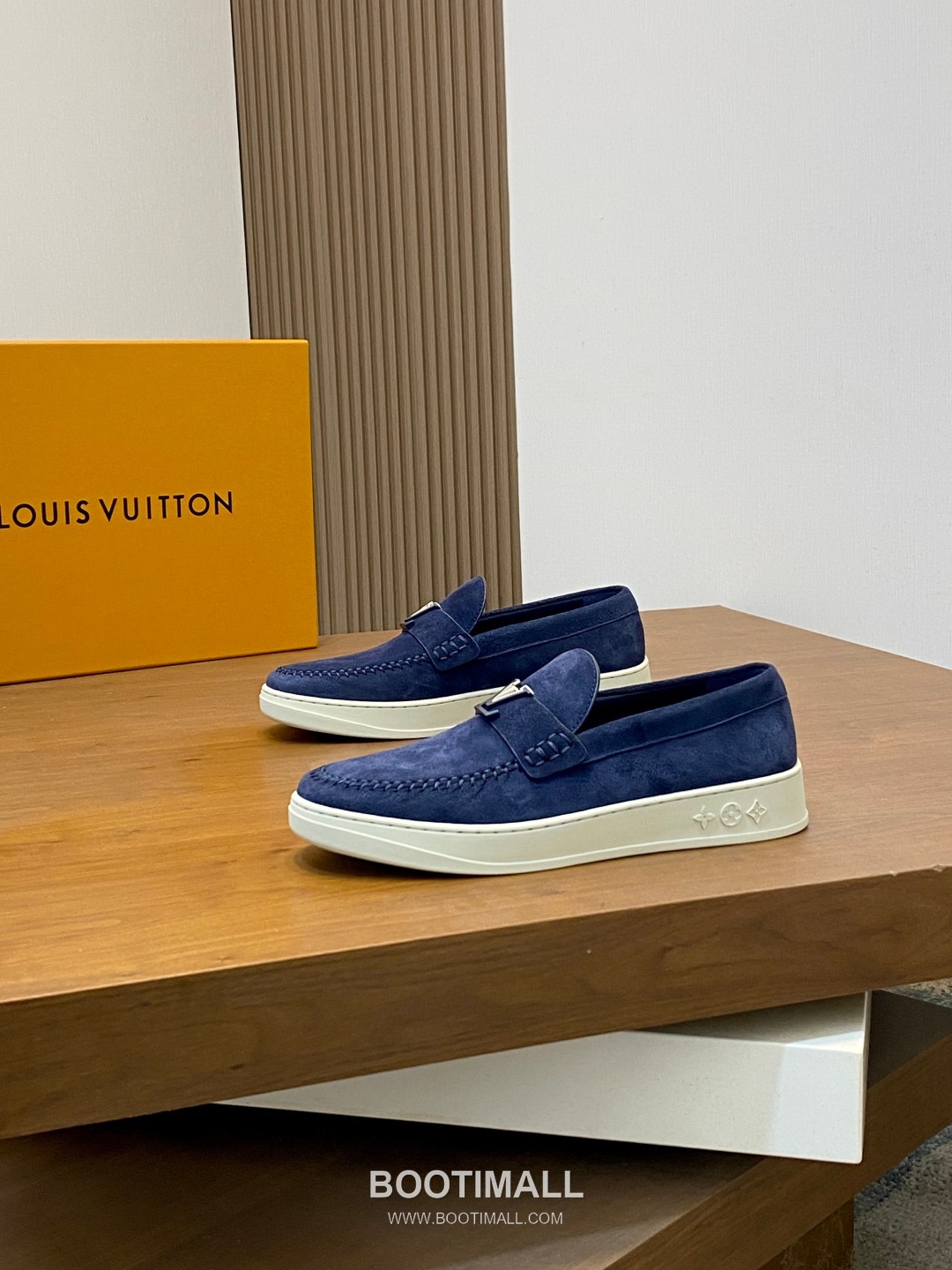 Louis Vuitton Monogram Logo Leather Mesh White Sneakers 루이비통 모노그램 로고 레더 메쉬 화이트 스니커즈 3