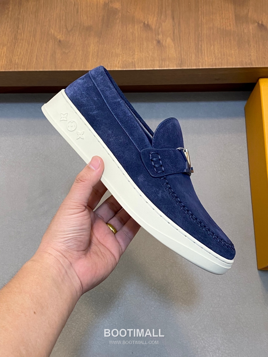 Louis Vuitton Monogram Logo Leather Mesh White Sneakers 루이비통 모노그램 로고 레더 메쉬 화이트 스니커즈 4