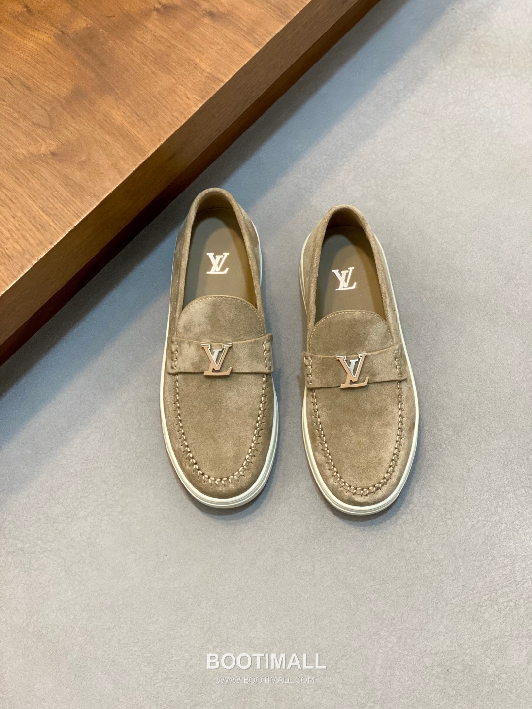 Louis Vuitton Monogram Logo Leather Mesh White Sneakers 루이비통 모노그램 로고 레더 메쉬 화이트 스니커즈 1