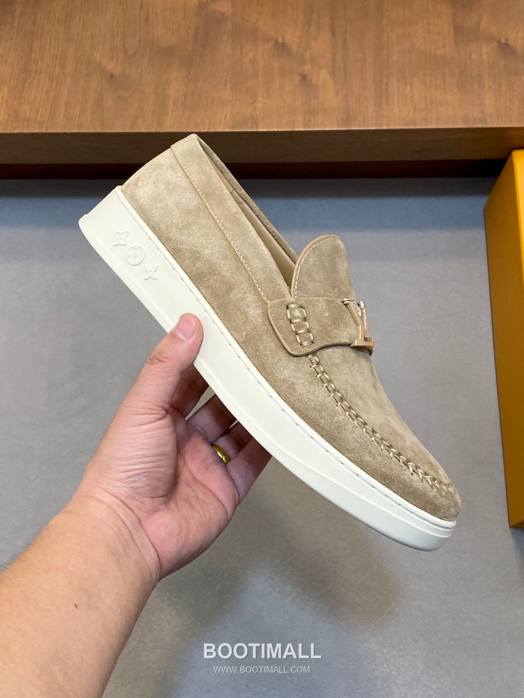 Louis Vuitton Monogram Logo Leather Mesh White Sneakers 루이비통 모노그램 로고 레더 메쉬 화이트 스니커즈 4