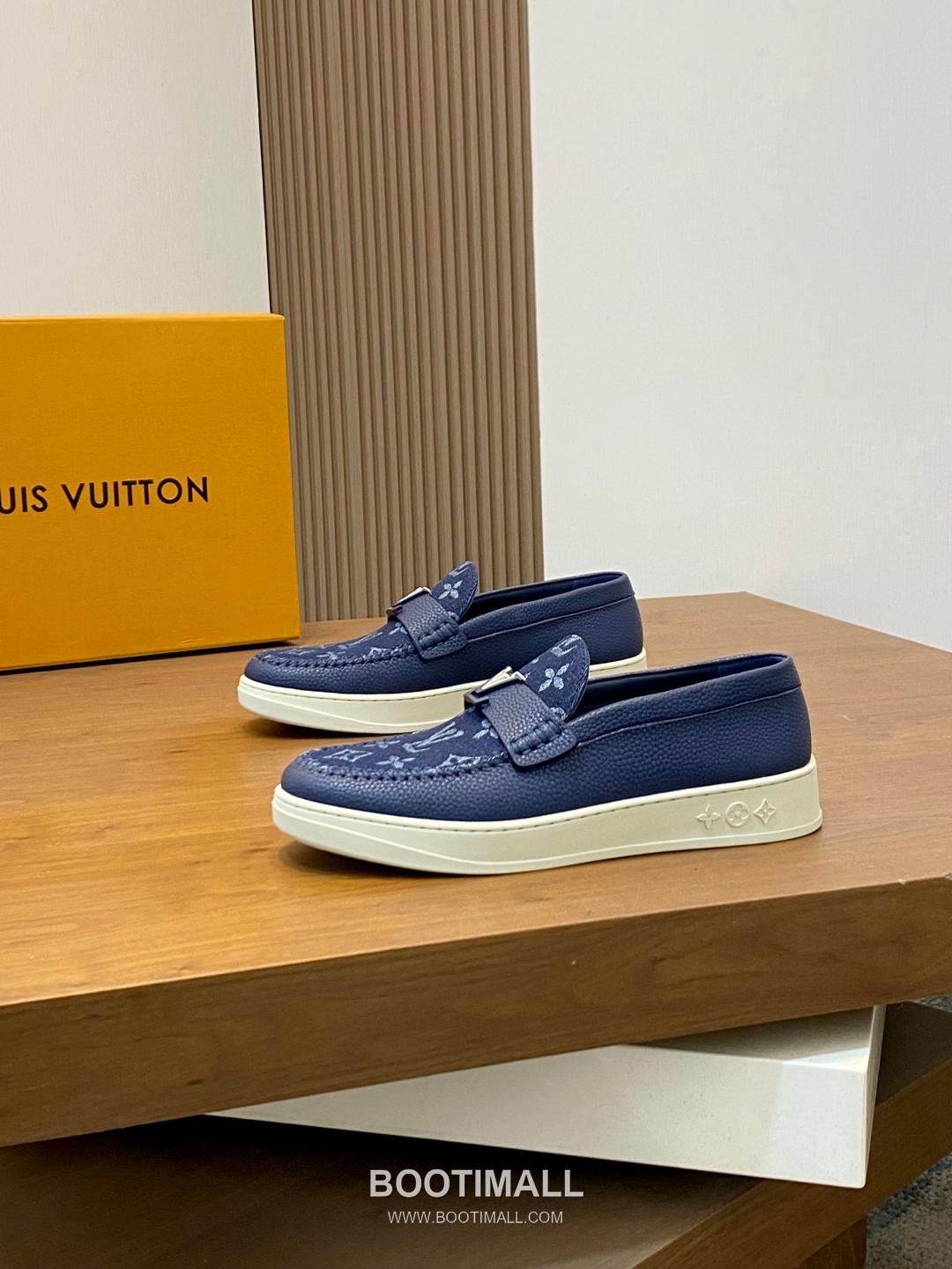 Louis Vuitton Monogram Logo Leather Mesh White Sneakers 루이비통 모노그램 로고 레더 메쉬 화이트 스니커즈 3