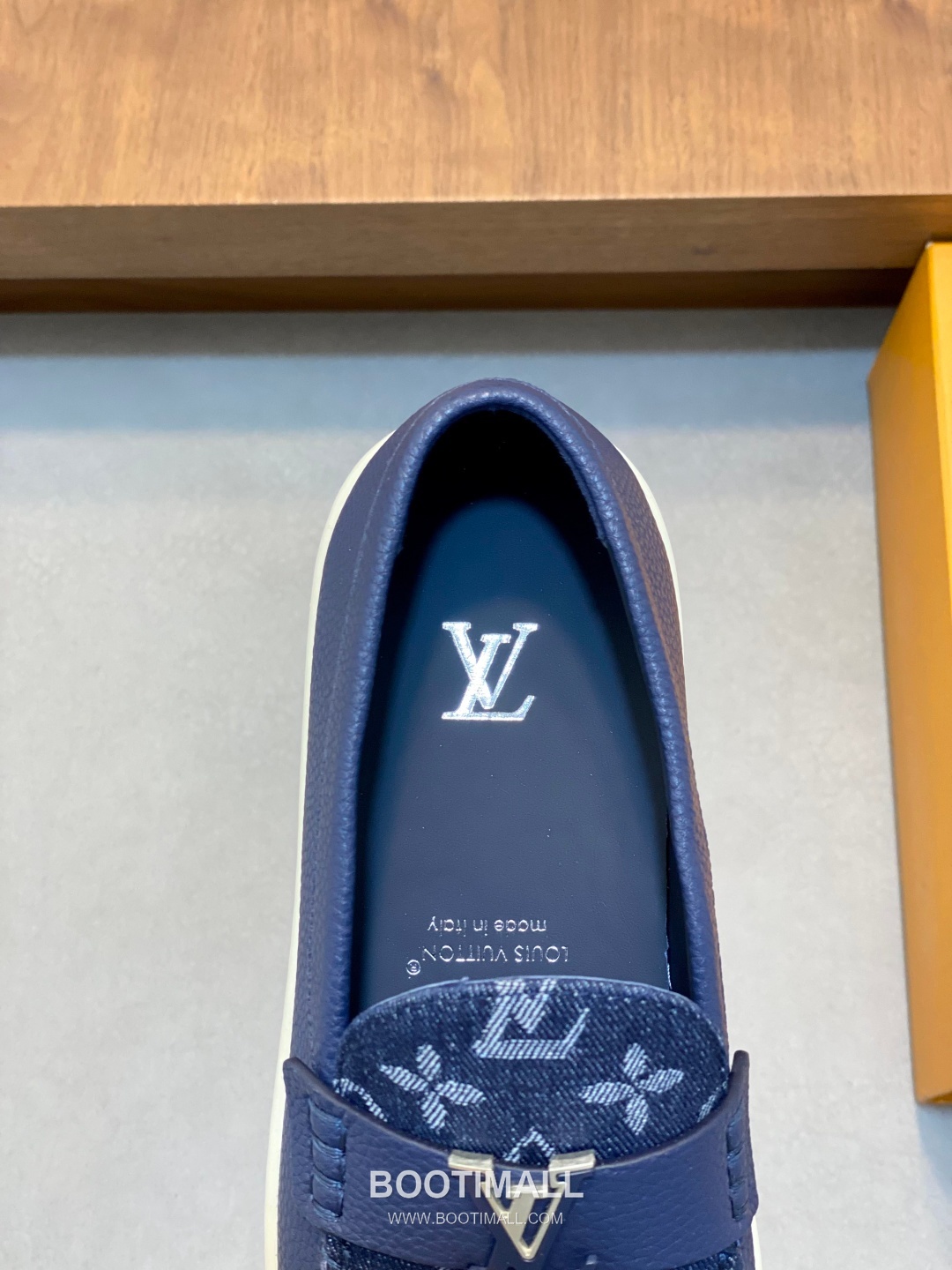 Louis Vuitton Monogram Logo Leather Mesh White Sneakers 루이비통 모노그램 로고 레더 메쉬 화이트 스니커즈 7