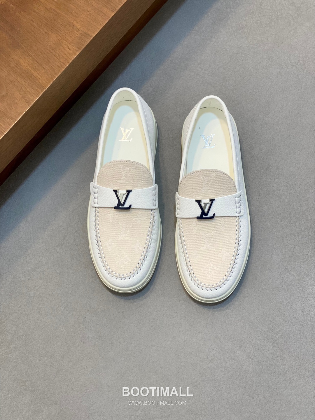 Louis Vuitton Monogram Logo Leather Mesh White Sneakers 루이비통 모노그램 로고 레더 메쉬 화이트 스니커즈 1