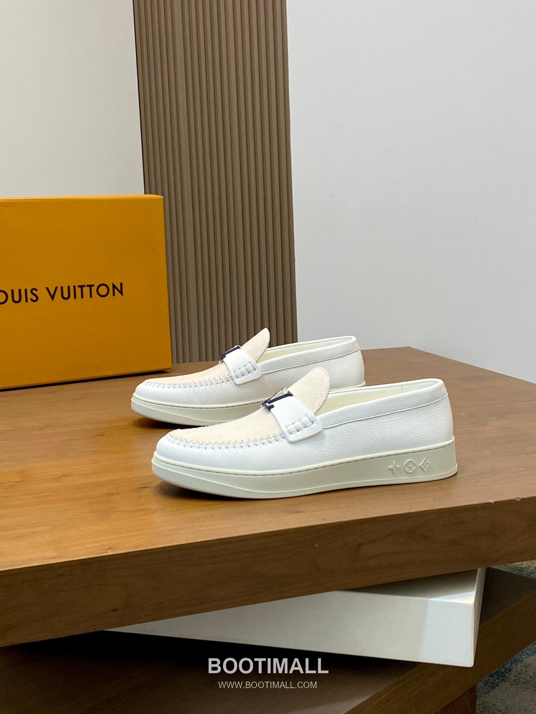 Louis Vuitton Monogram Logo Leather Mesh White Sneakers 루이비통 모노그램 로고 레더 메쉬 화이트 스니커즈 3