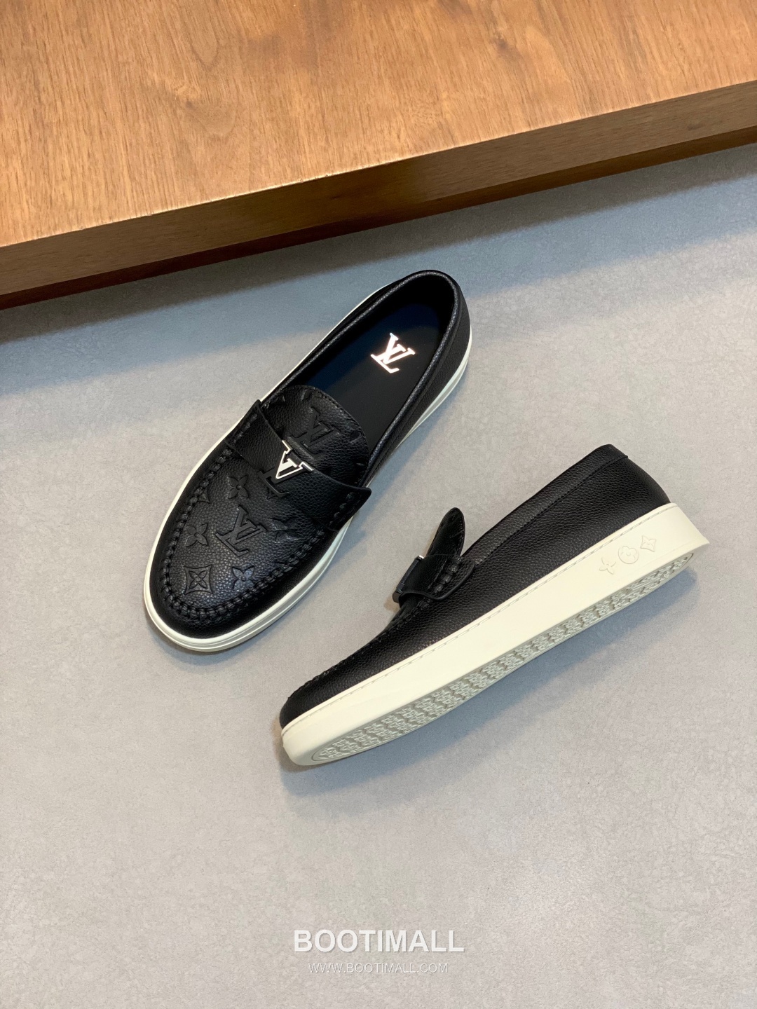 Louis Vuitton Monogram Logo Leather Mesh White Sneakers 루이비통 모노그램 로고 레더 메쉬 화이트 스니커즈 5