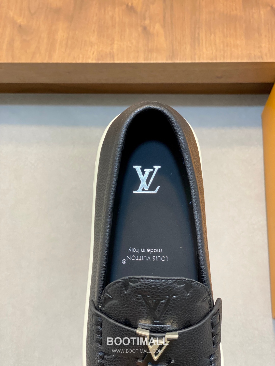 Louis Vuitton Monogram Logo Leather Mesh White Sneakers 루이비통 모노그램 로고 레더 메쉬 화이트 스니커즈 7