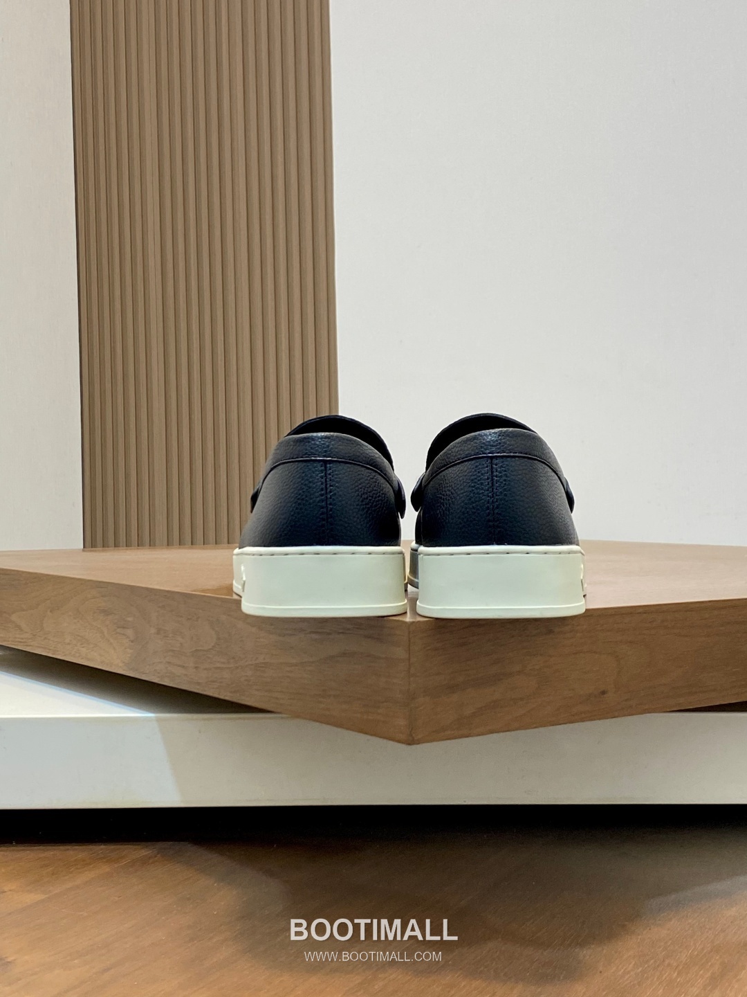 Louis Vuitton Monogram Logo Leather Mesh White Sneakers 루이비통 모노그램 로고 레더 메쉬 화이트 스니커즈 8