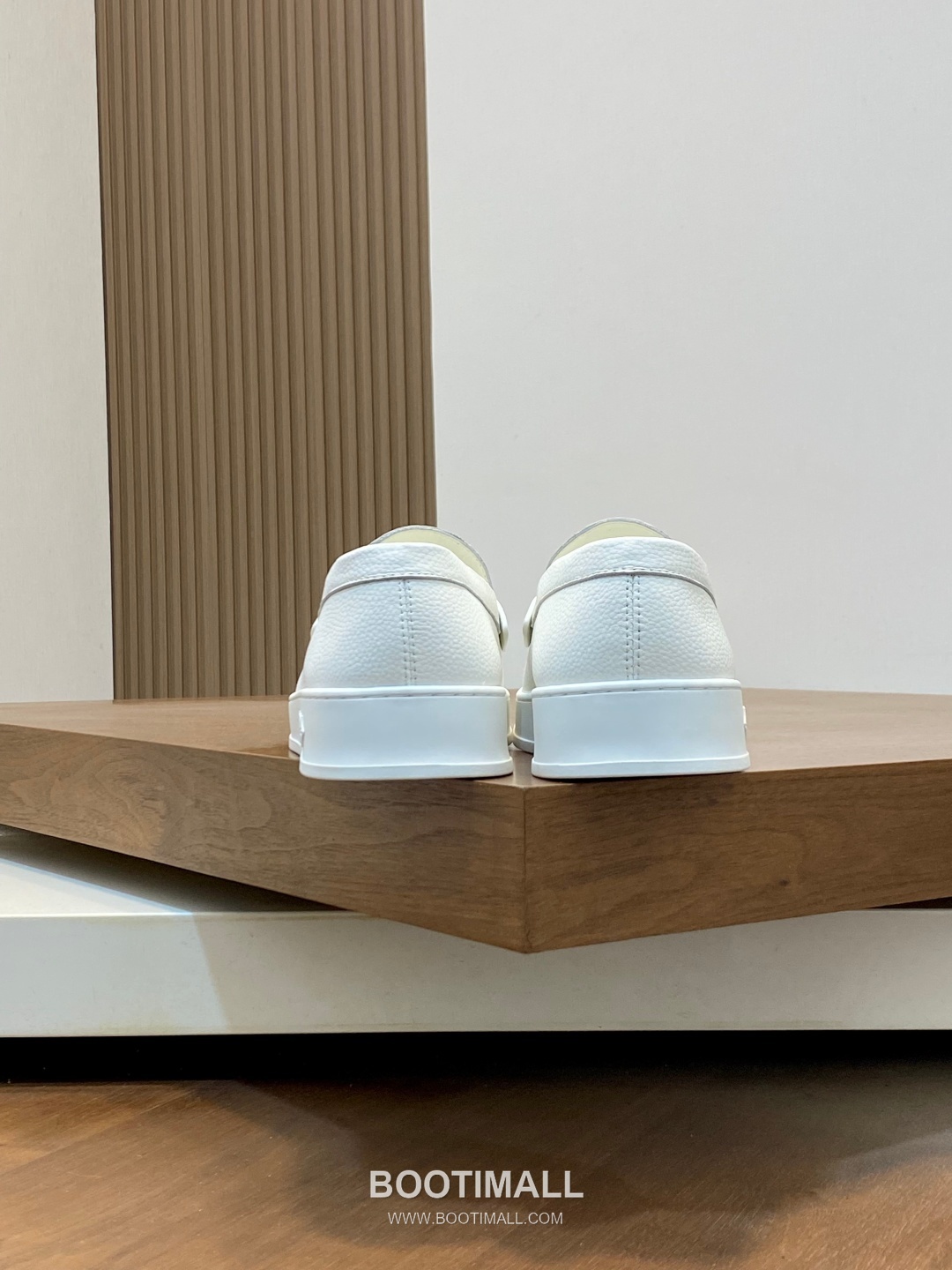 Louis Vuitton Monogram Logo Leather Mesh White Sneakers 루이비통 모노그램 로고 레더 메쉬 화이트 스니커즈 8