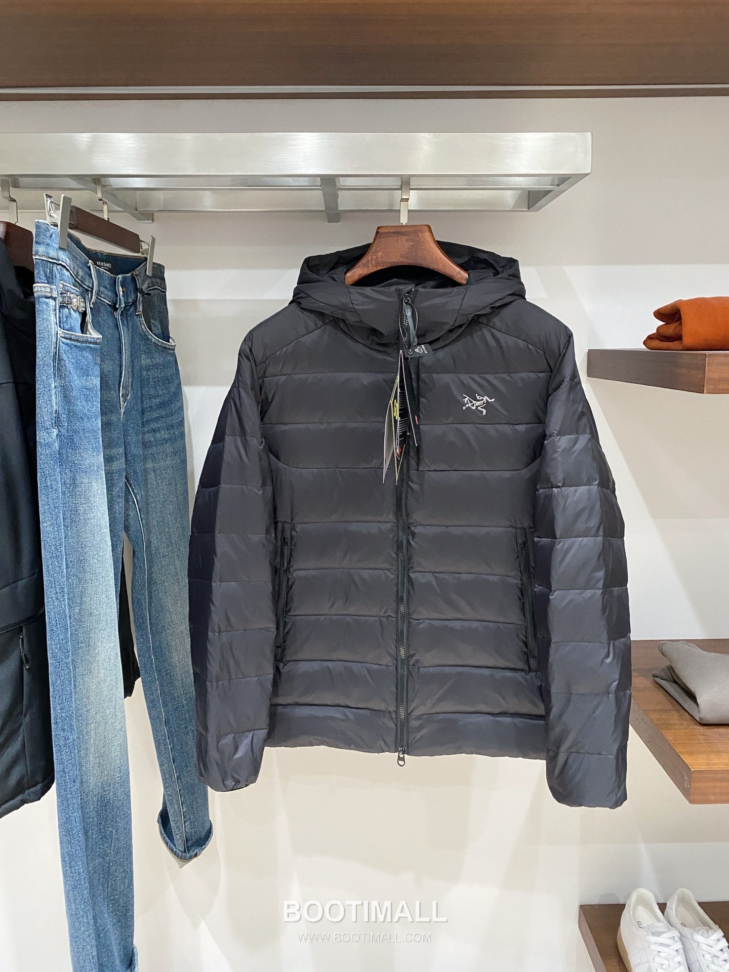 Arc'teryx Lightweight Down Jacket Black 아크테릭스 경량 다운 재킷 블랙 1