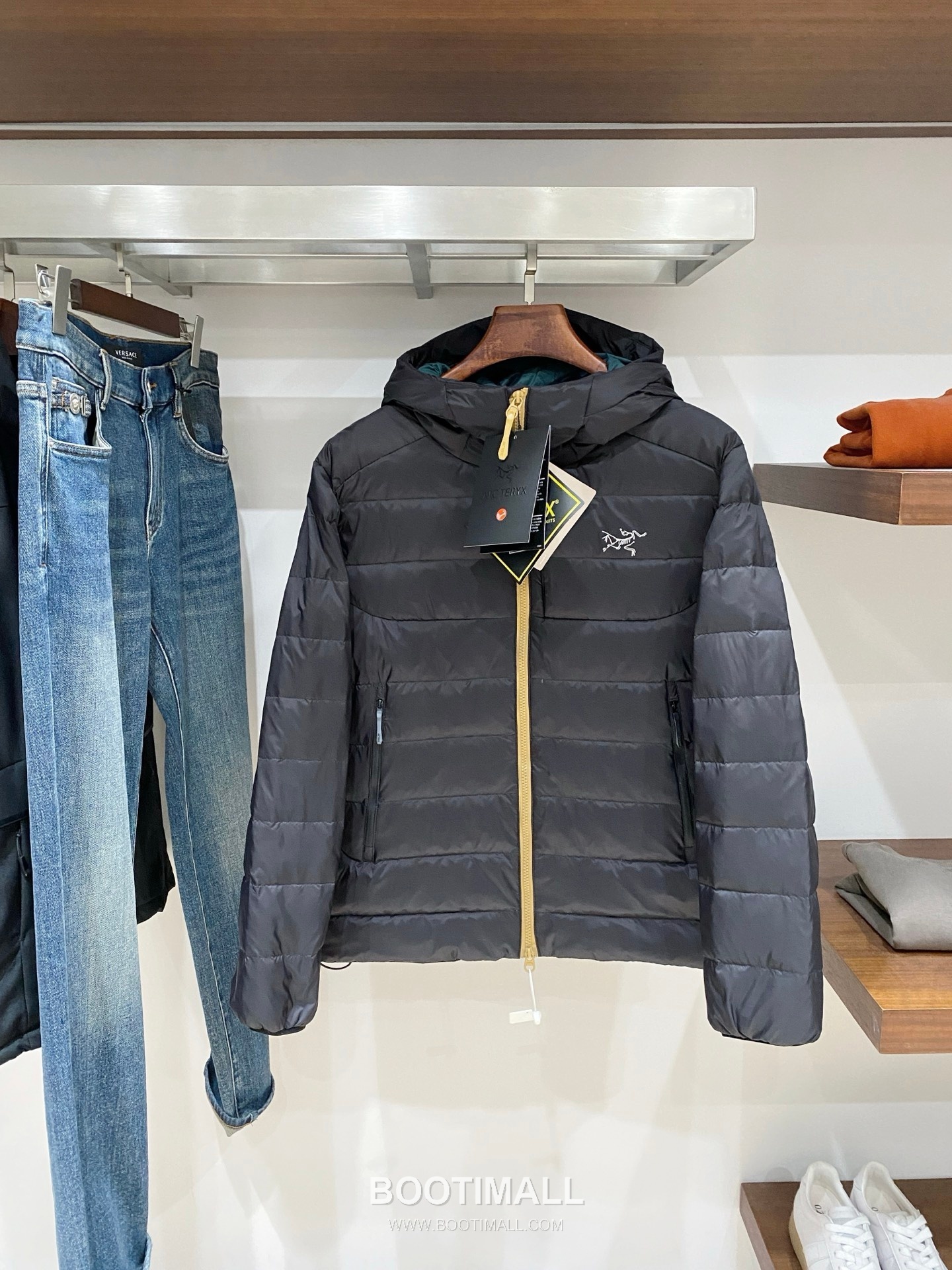 Arc'teryx Lightweight Down Jacket Black 아크테릭스 경량 다운 재킷 블랙 1