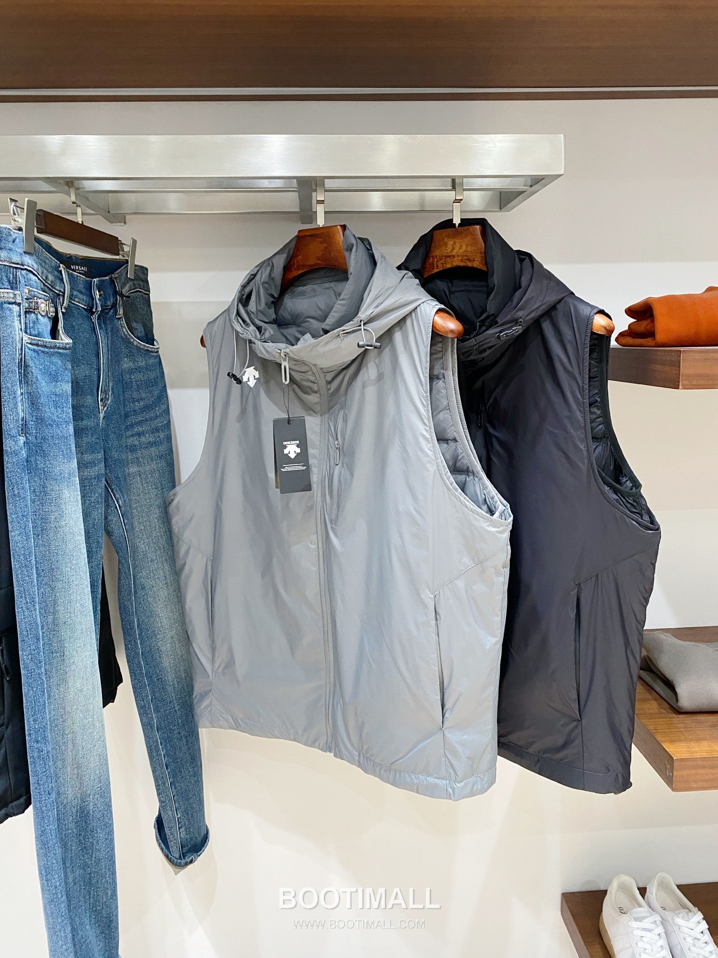 Off-White Descente Down Vest Lightweight Warm 디센트 다운 베스트 경량 보온 남성 조끼 P490 1