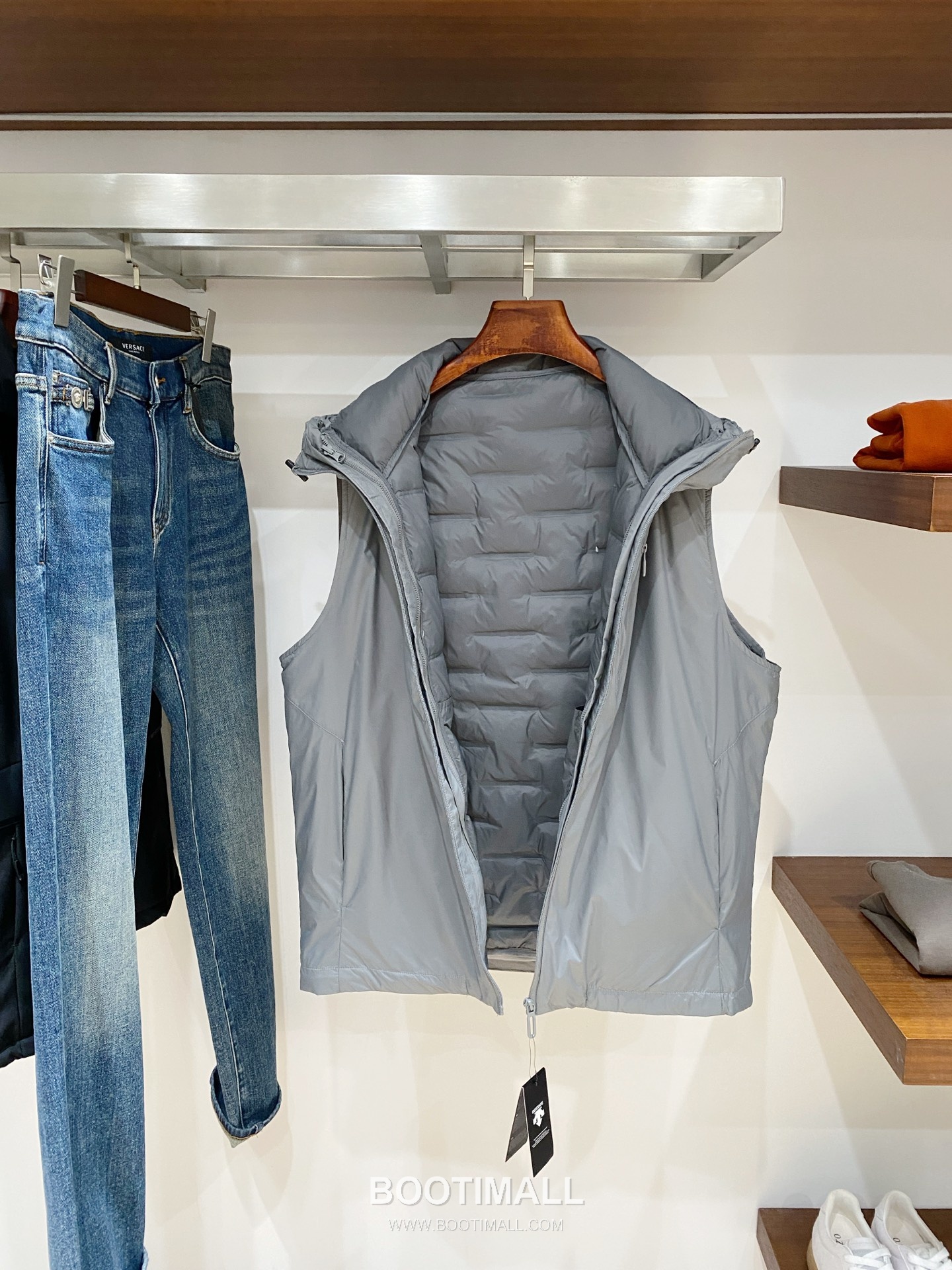 Off-White Descente Down Vest Lightweight Warm 디센트 다운 베스트 경량 보온 남성 조끼 P490 7