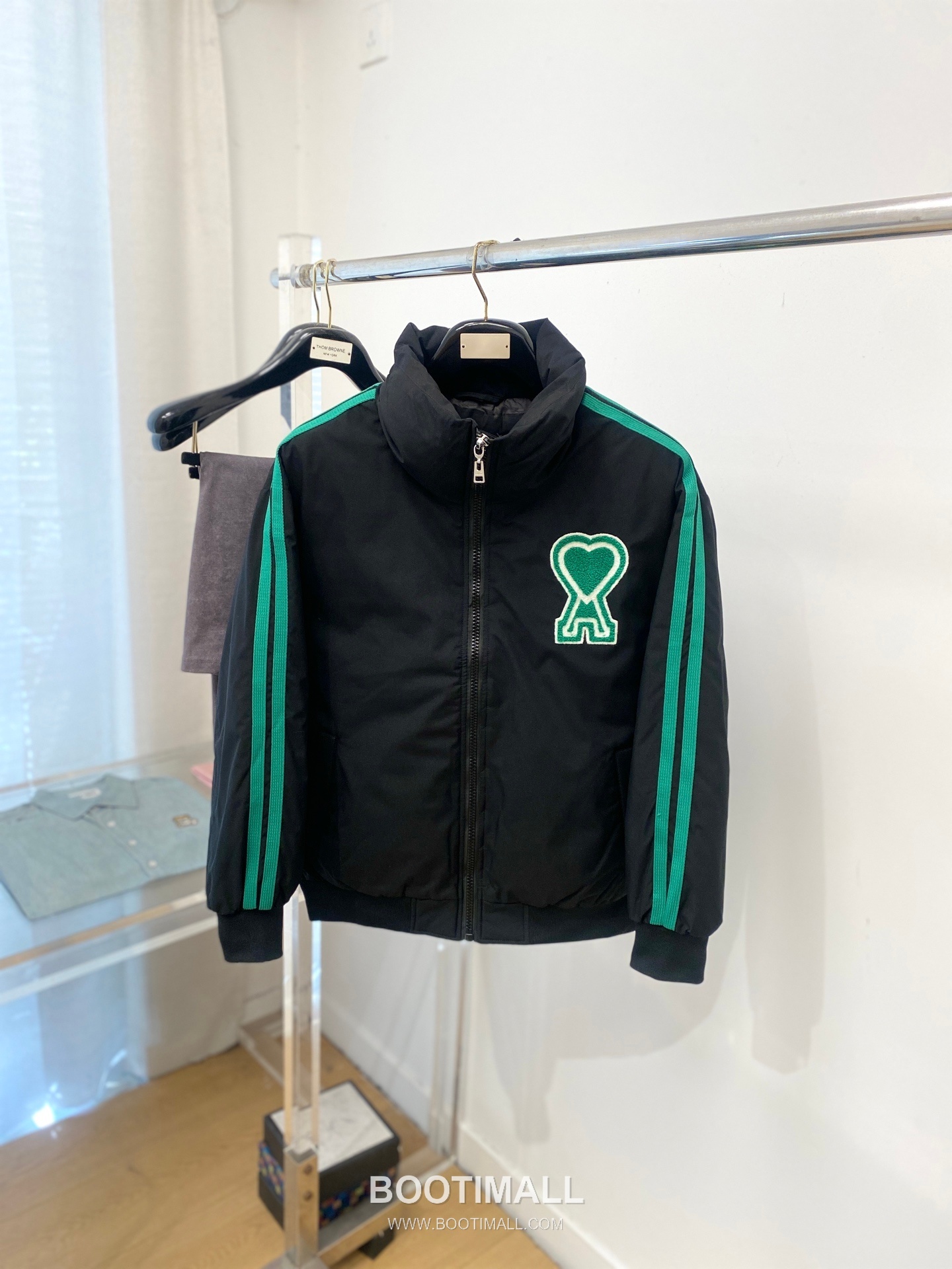 AMI Light Down Jacket Black 아미 라이트 다운 자켓 블랙 P640 1