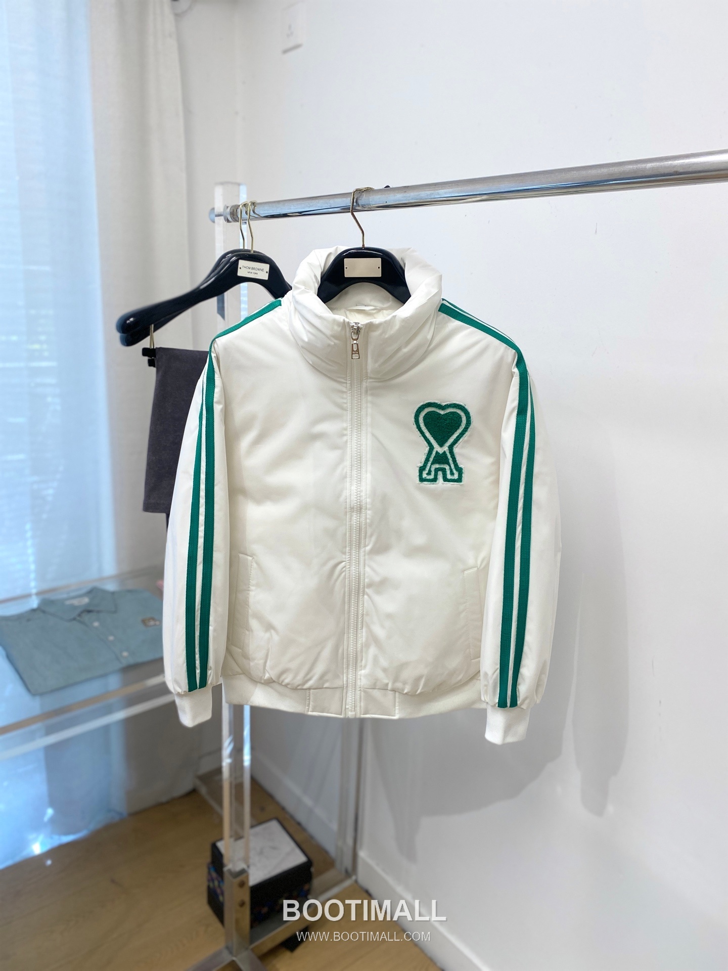 AMI Light Down Jacket Black 아미 라이트 다운 자켓 블랙 P640 1