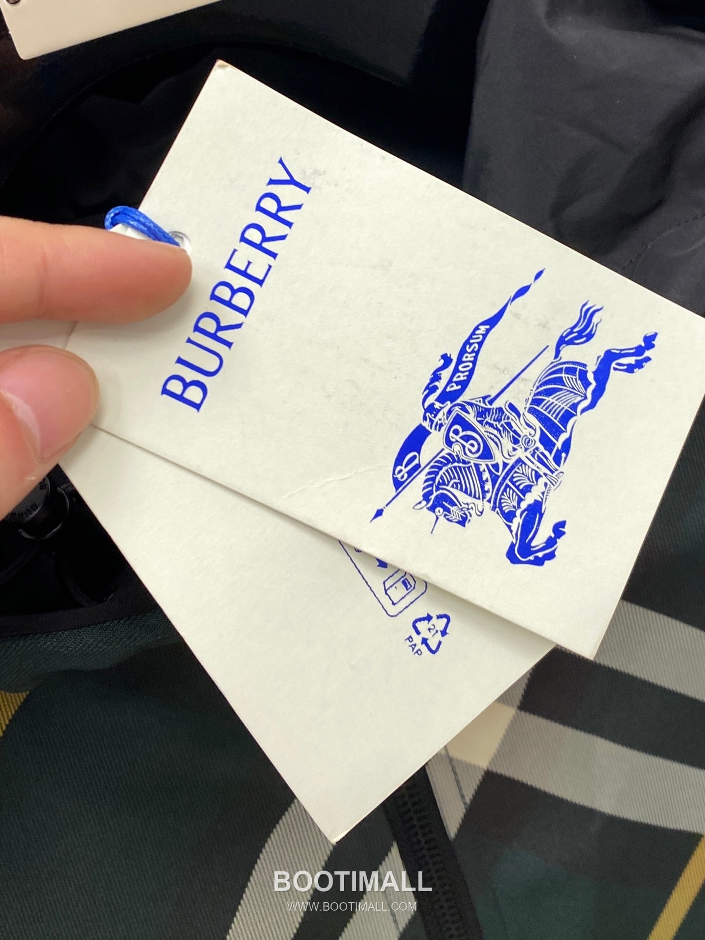 Burberry Reversible Embroidered Logo Jacket Navy Beige 버버리 리버서블 엠브로이더드 로고 자켓 네이비 베이지 P410 4