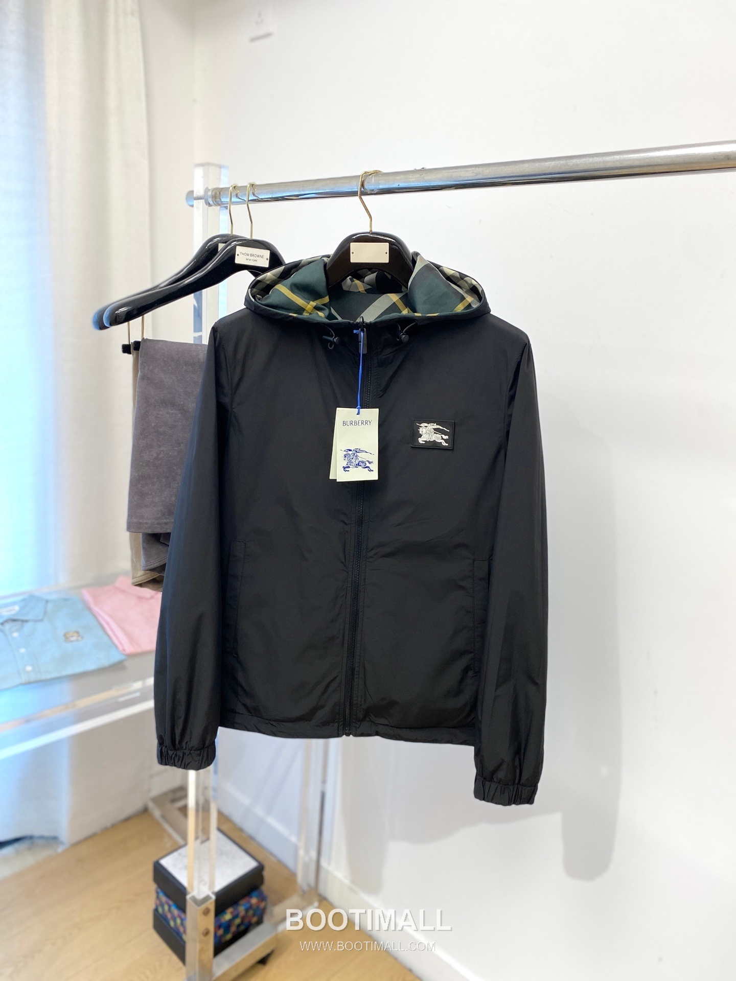 Burberry Reversible Embroidered Logo Jacket Navy Beige 버버리 리버서블 엠브로이더드 로고 자켓 네이비 베이지 P410 5